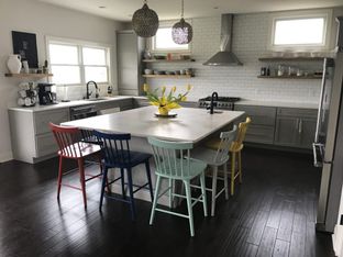 1500 North por Distinctive Homes of Indiana en Gary Indiana