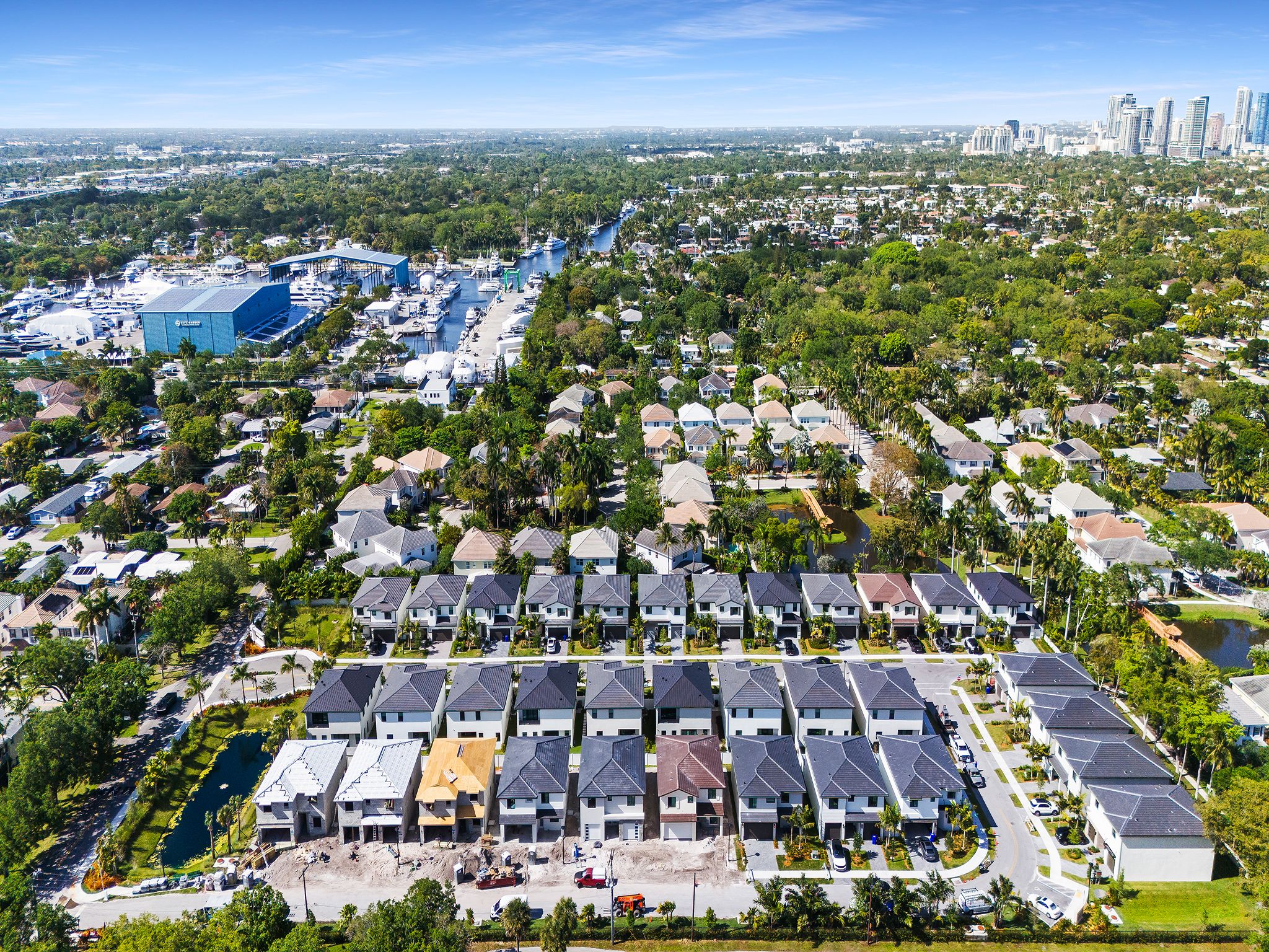 Marina Landings por 13th Floor Homes en Broward County-Ft. Lauderdale Florida