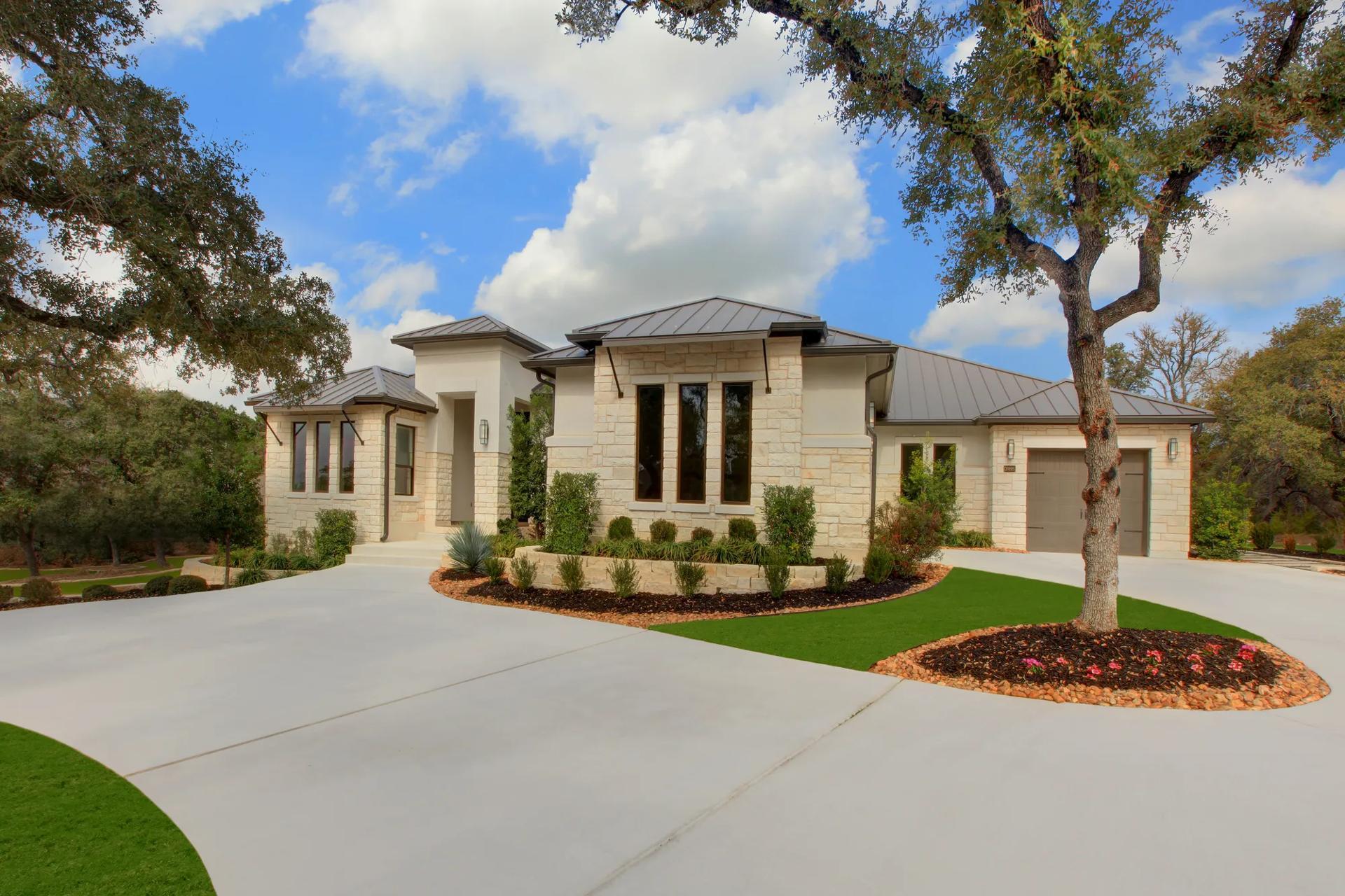 casa en Enchanted Bluff por Drees Custom Homes