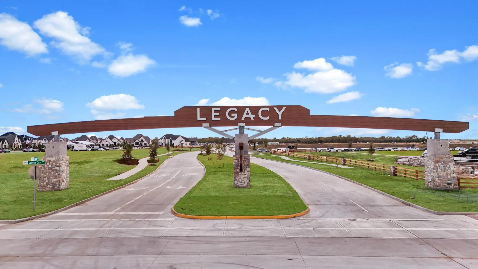 casa en Legacy por Drees Custom Homes