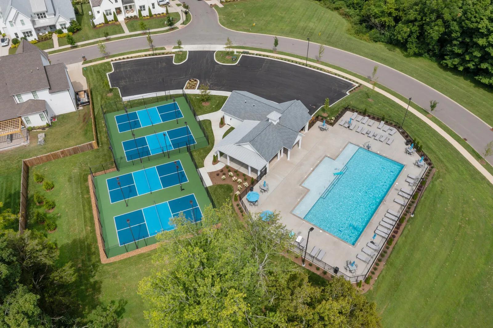 casa en The Townes at Whistle Stop por Drees Homes