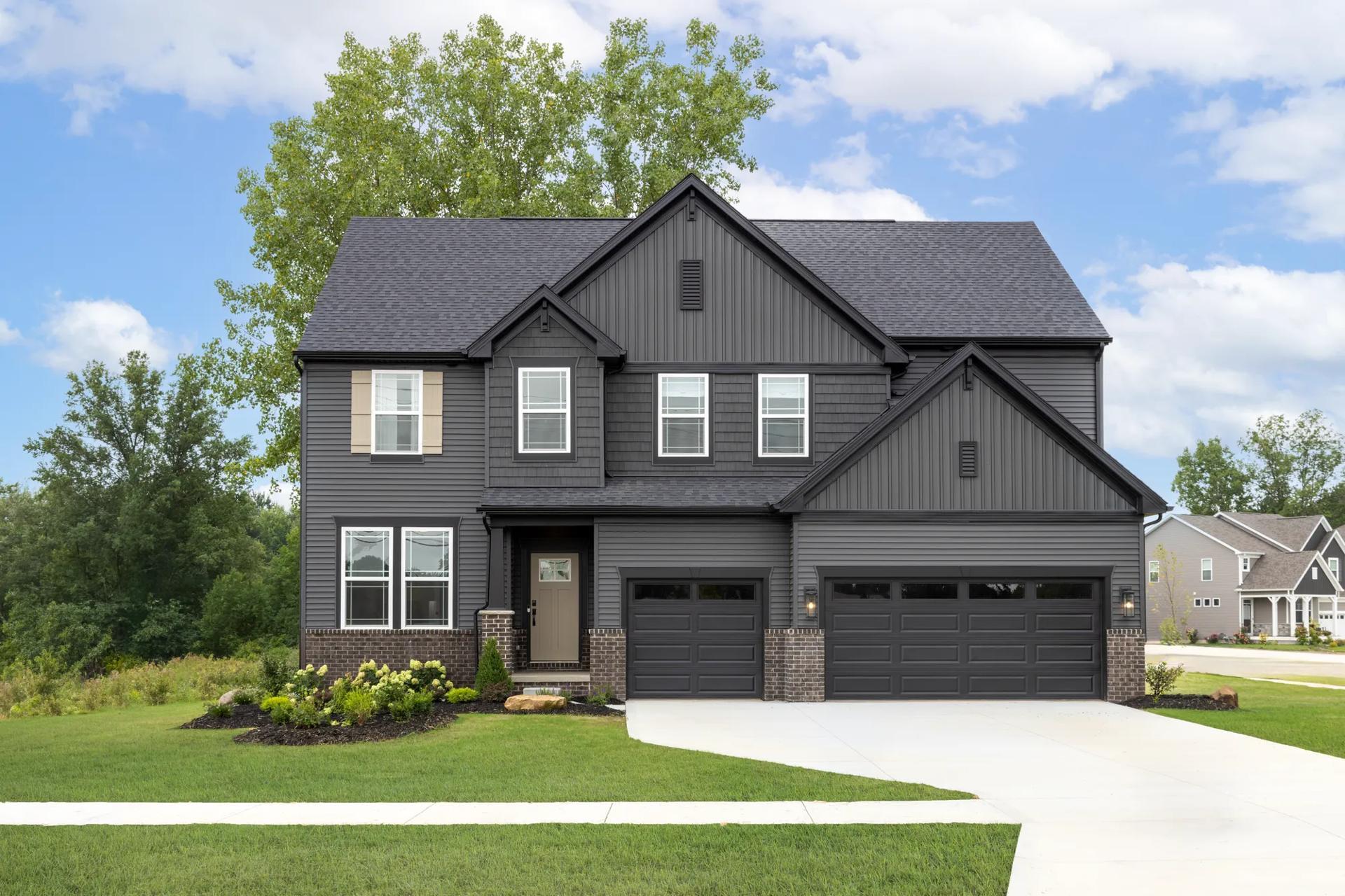 casa en Sanctuary of Olmsted por Drees Homes
