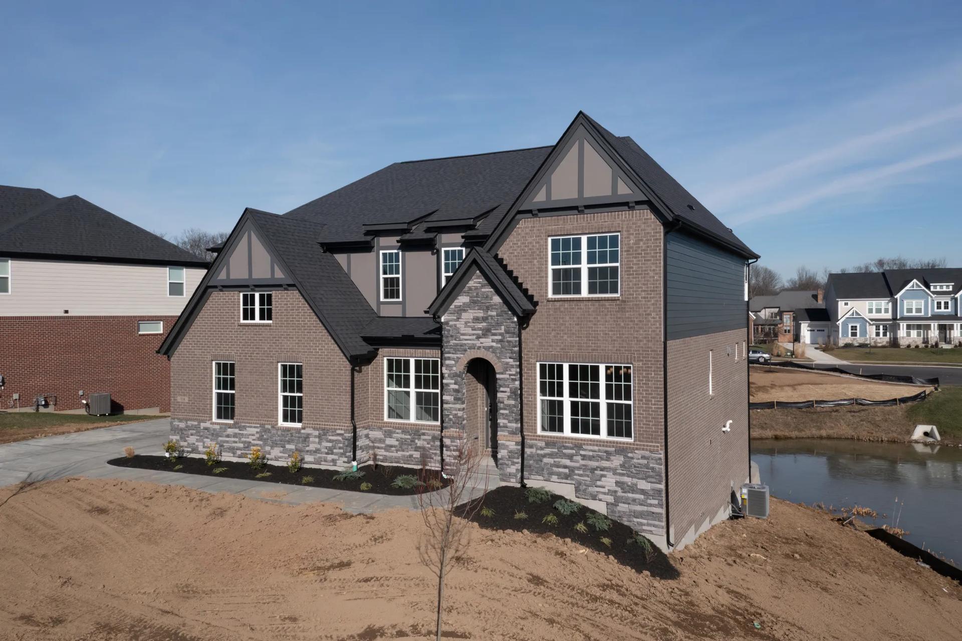 738 Man O'War Boulevard (VANDERBURGH)