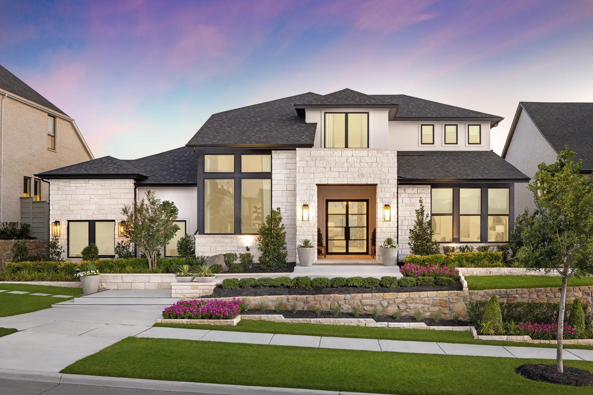 casa en Landmark - Front Entry por Drees Custom Homes