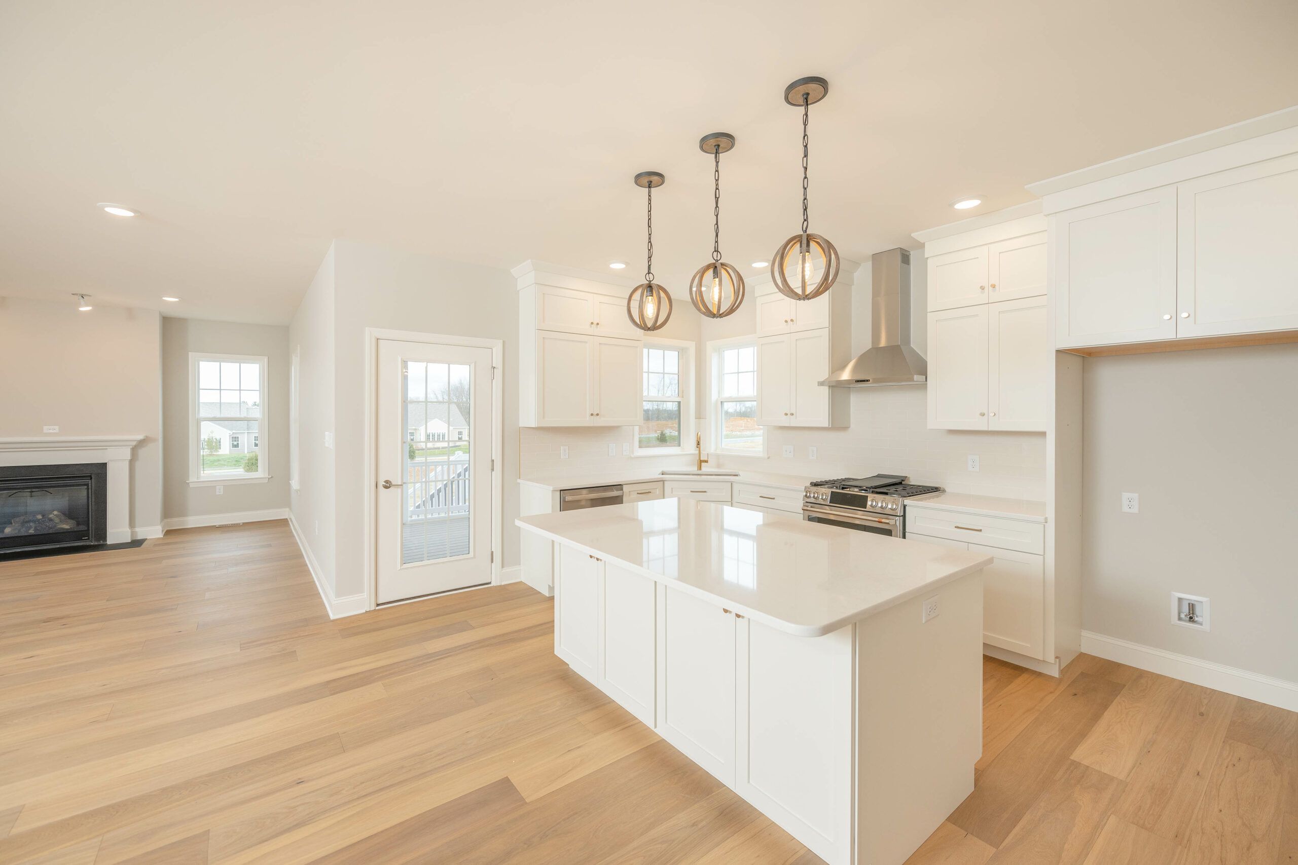 Coriander Entertainer Kitchen with custom range