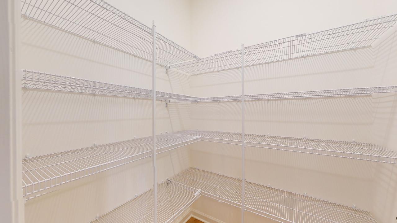 Coriander Walk in Closet