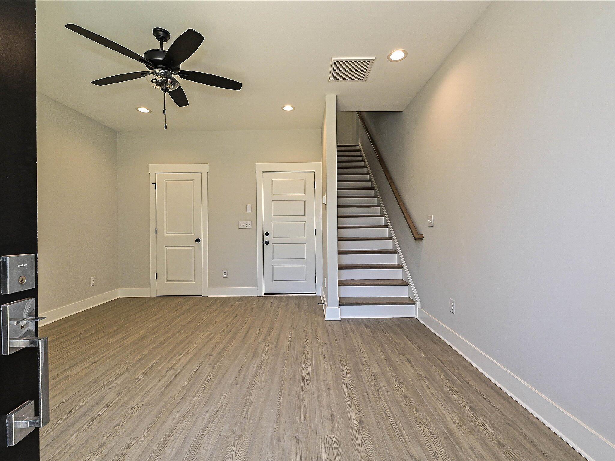 Entry/1st Floor Flex Room