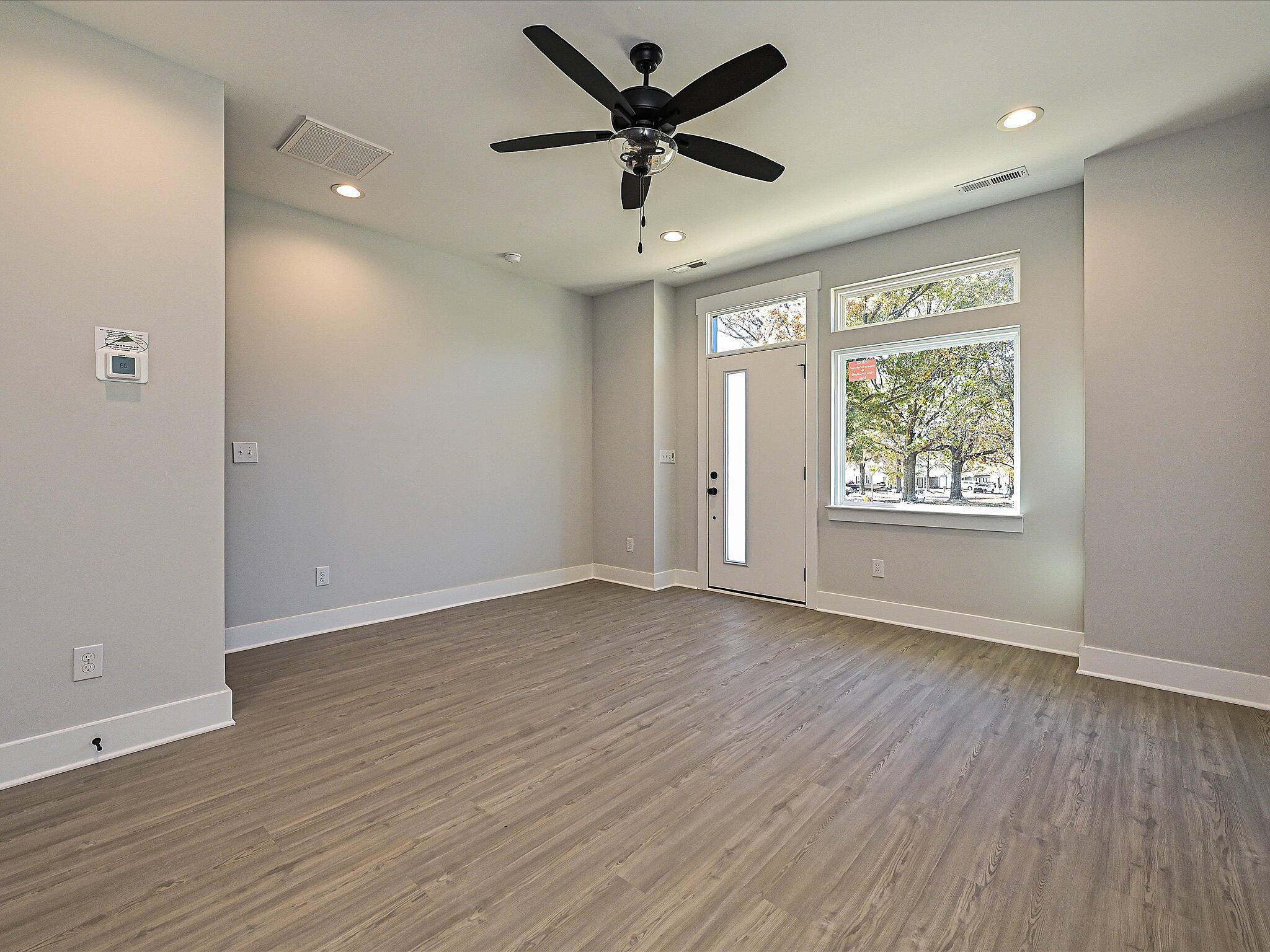 Entry/1st Floor Flex Room