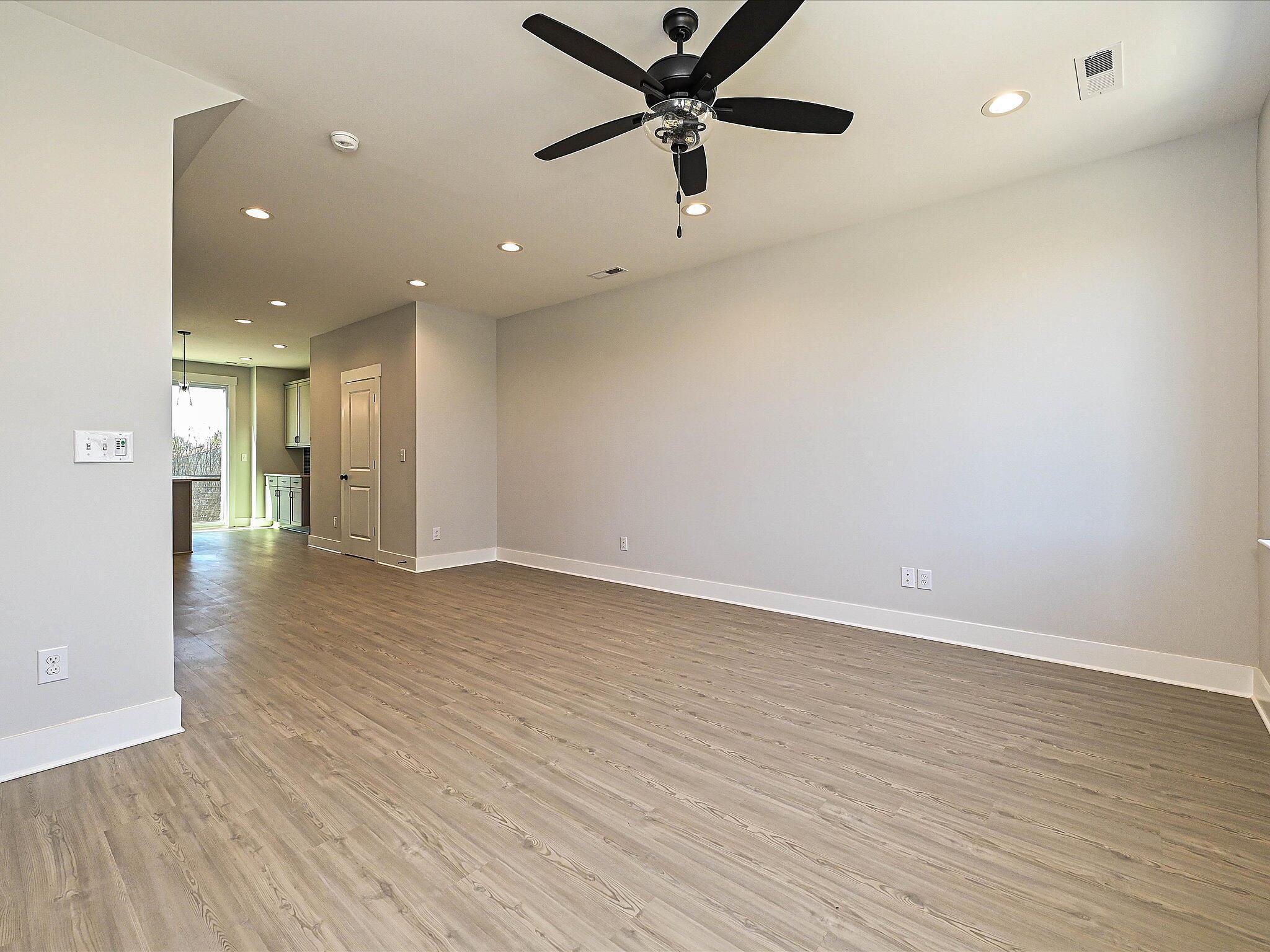 Living Room/Dining
