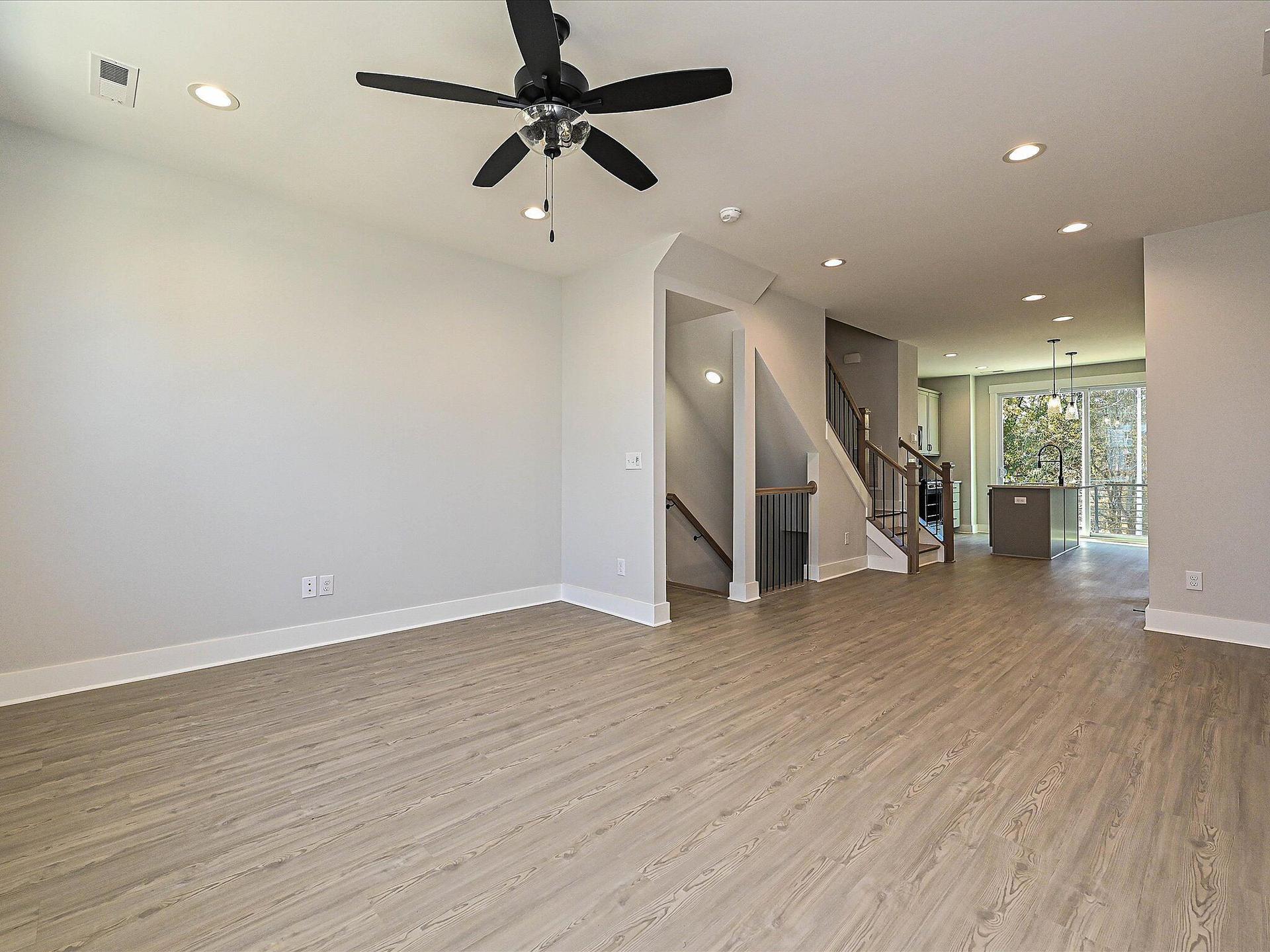 Living Room/Dining