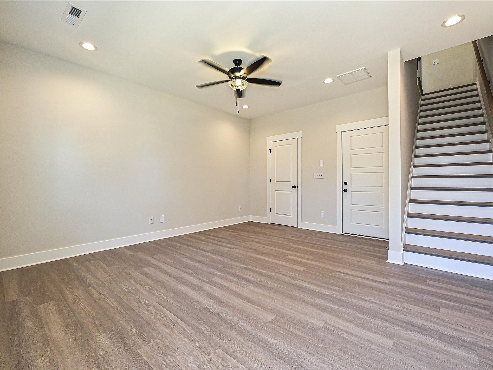 Entry/1st Floor Flex Room w Powder Room
