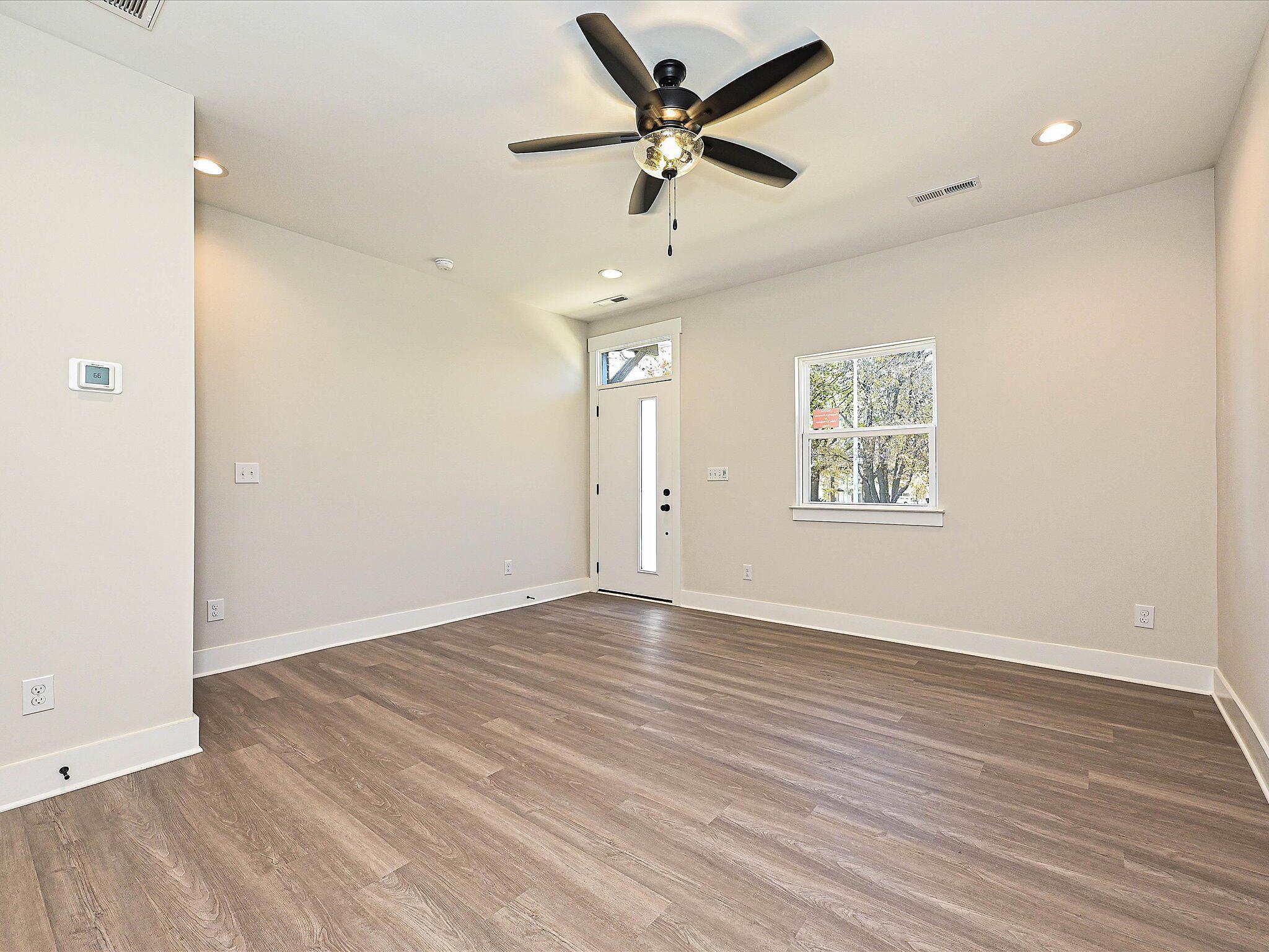 Entry/1st Floor Flex Room w Powder Room