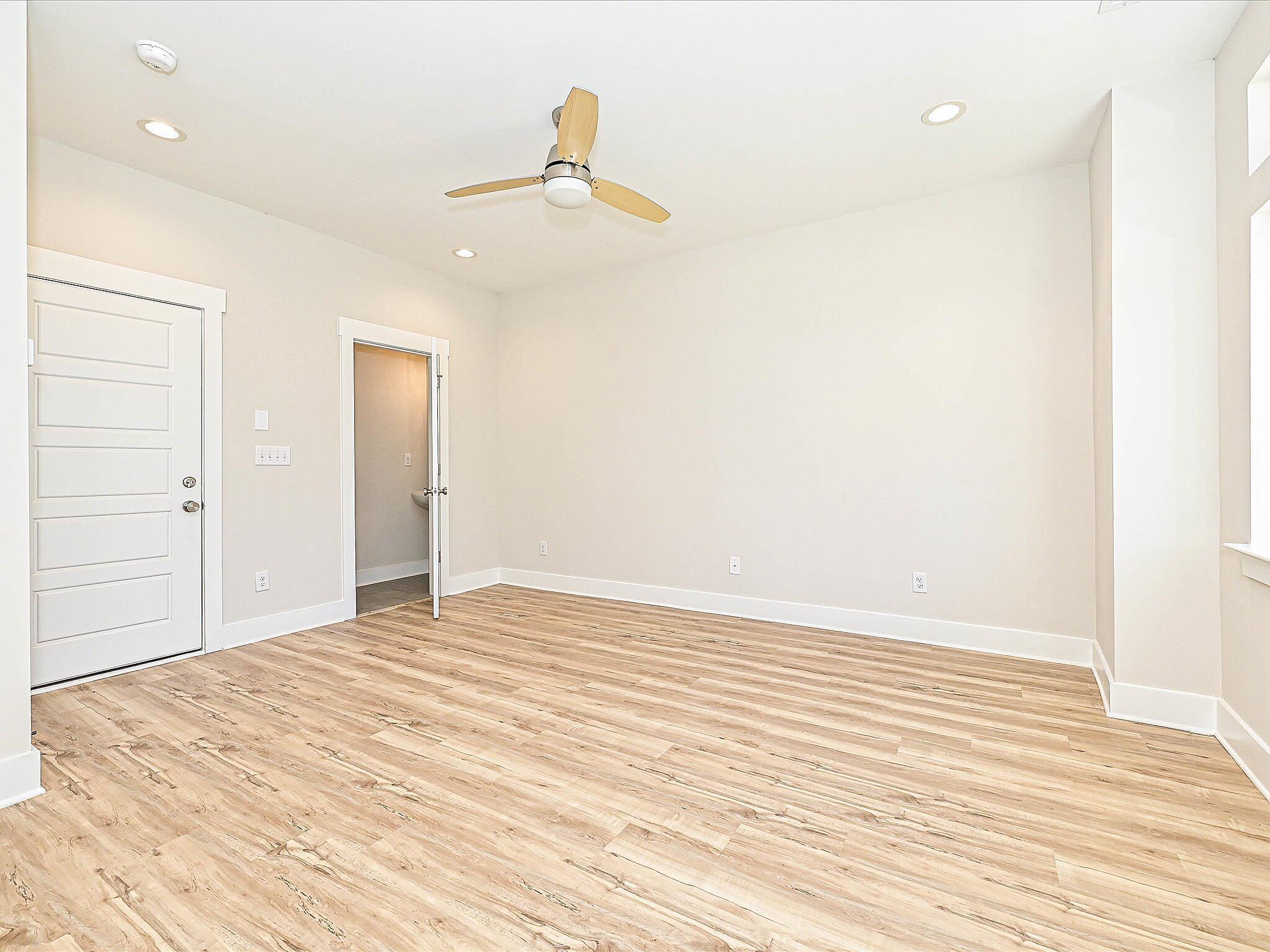 Entry/1st Floor Flex Room w Powder Room