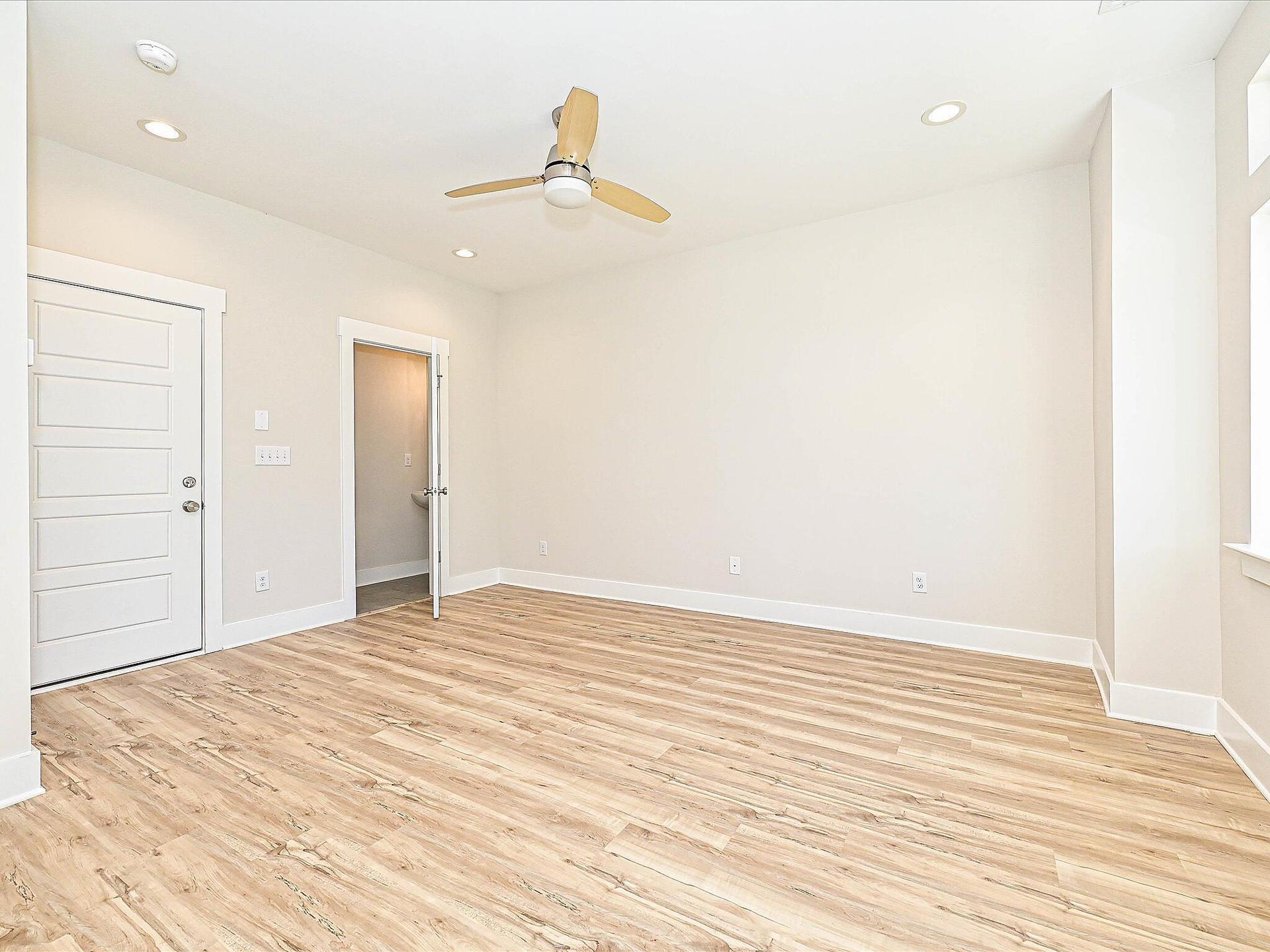 Entry/1st Floor Flex Room w Powder Room