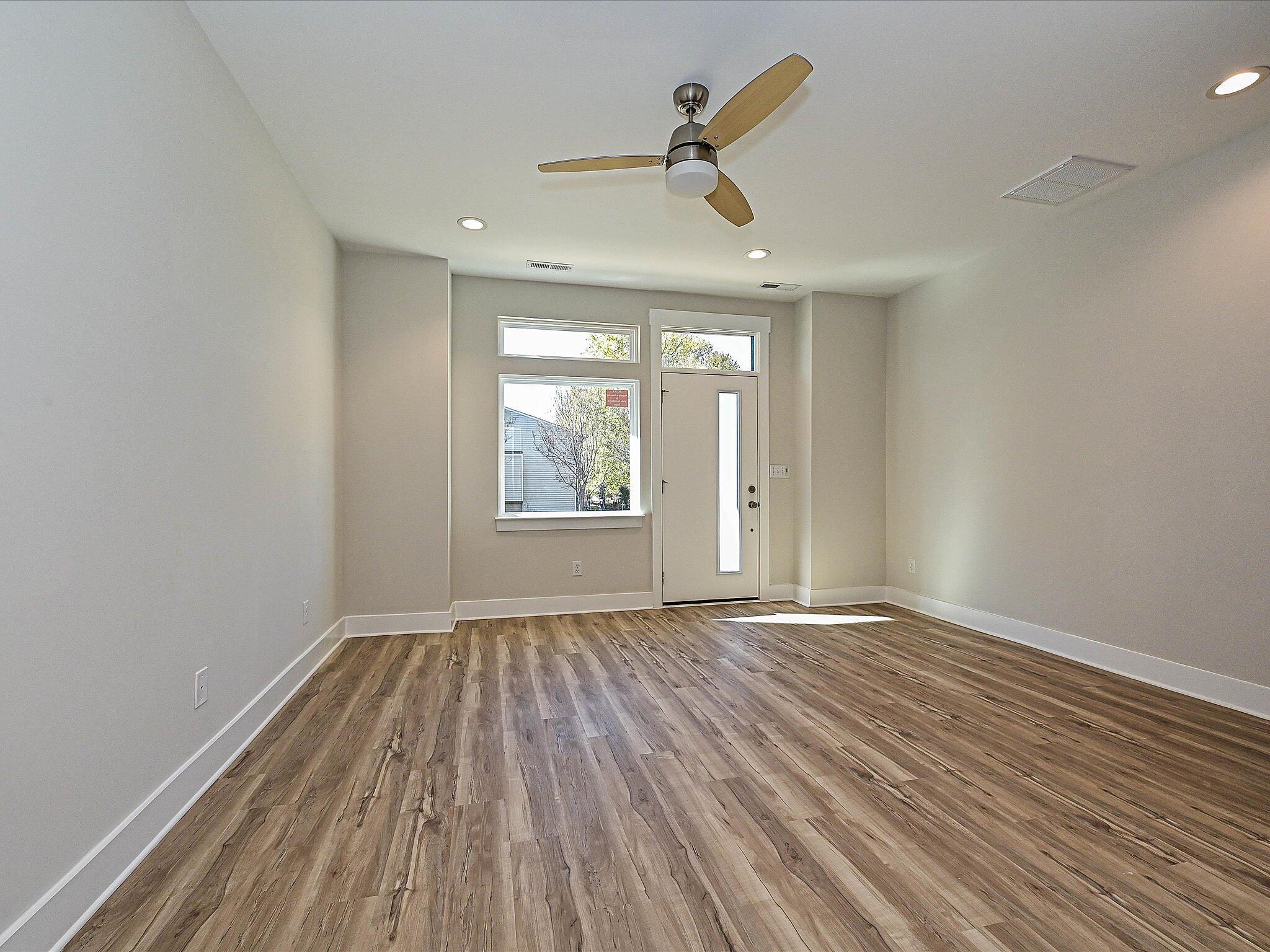 Entry/1st Floor Flex Room