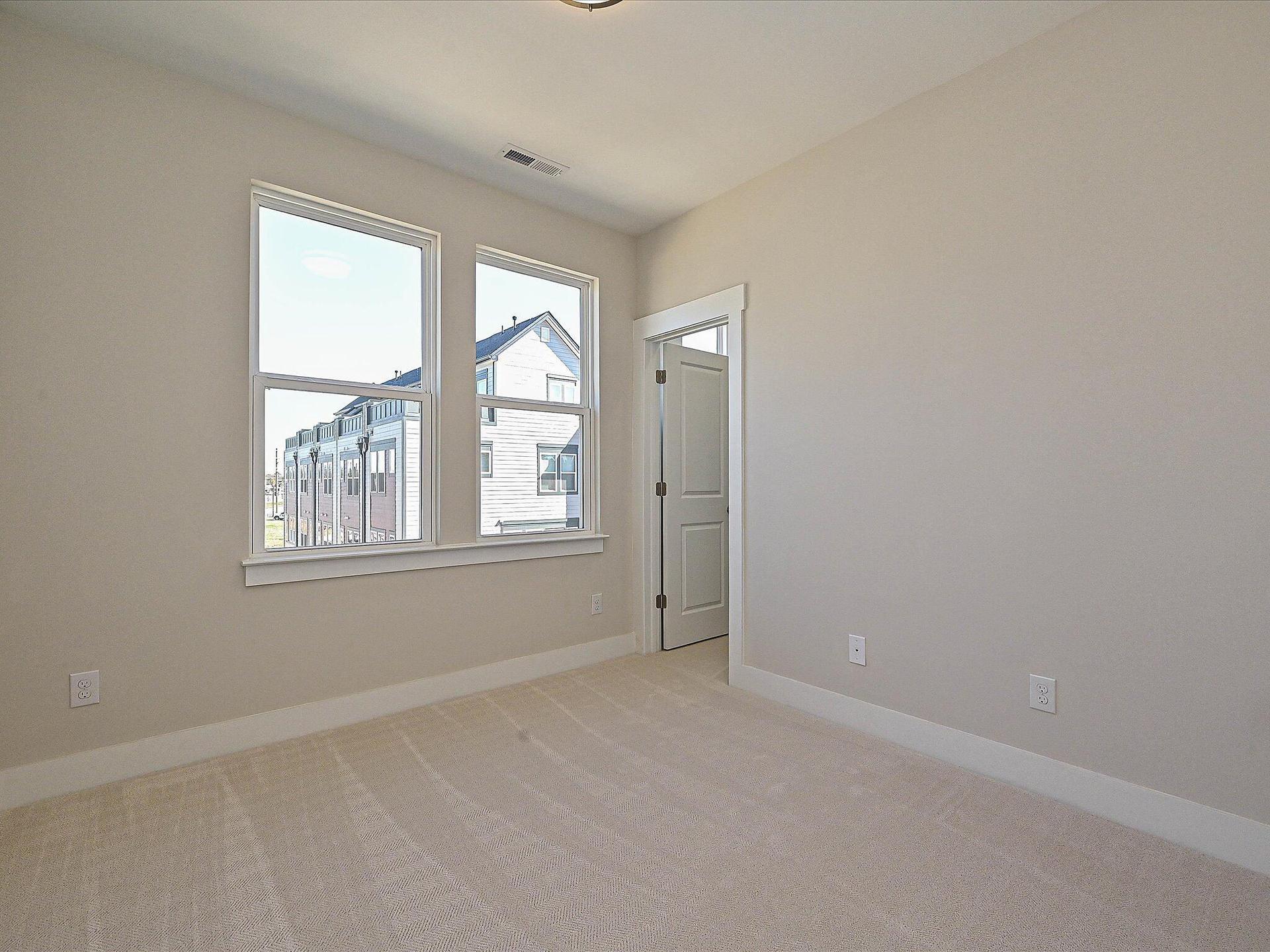 Bedroom 2 (with walk-in closet)