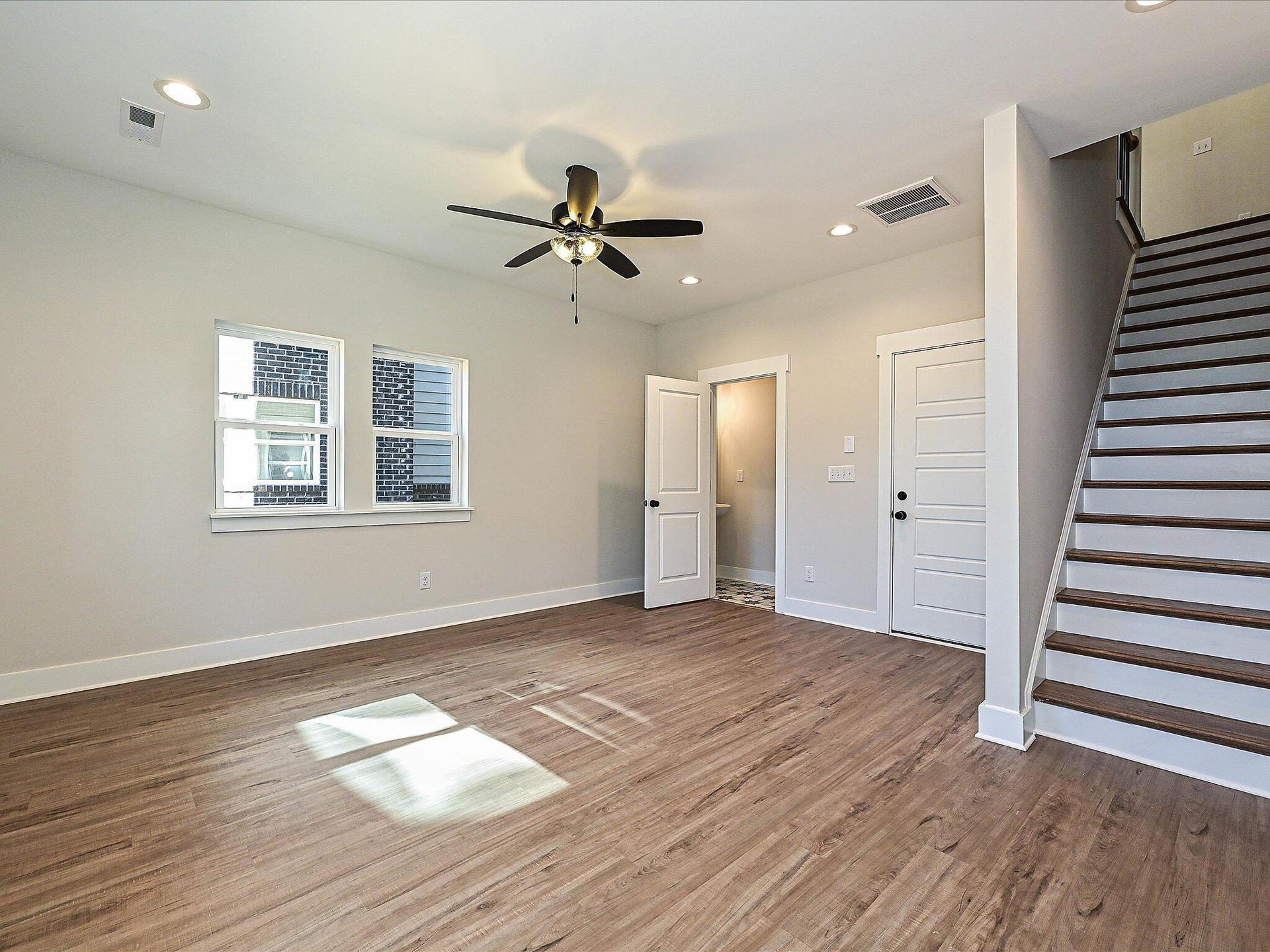 Entry/1st Floor Flex Room w Powder Room