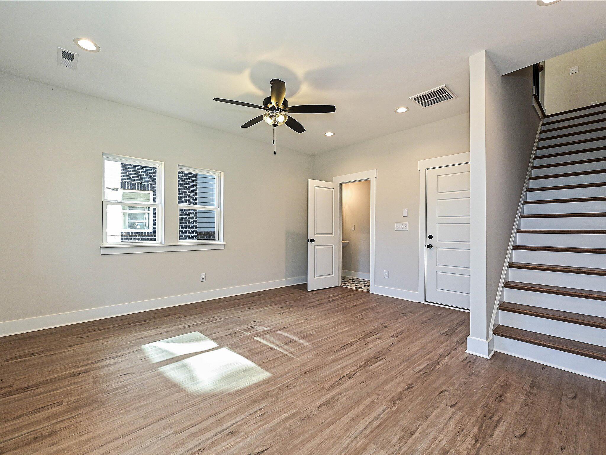 Entry/1st Floor Flex Room w Powder Room