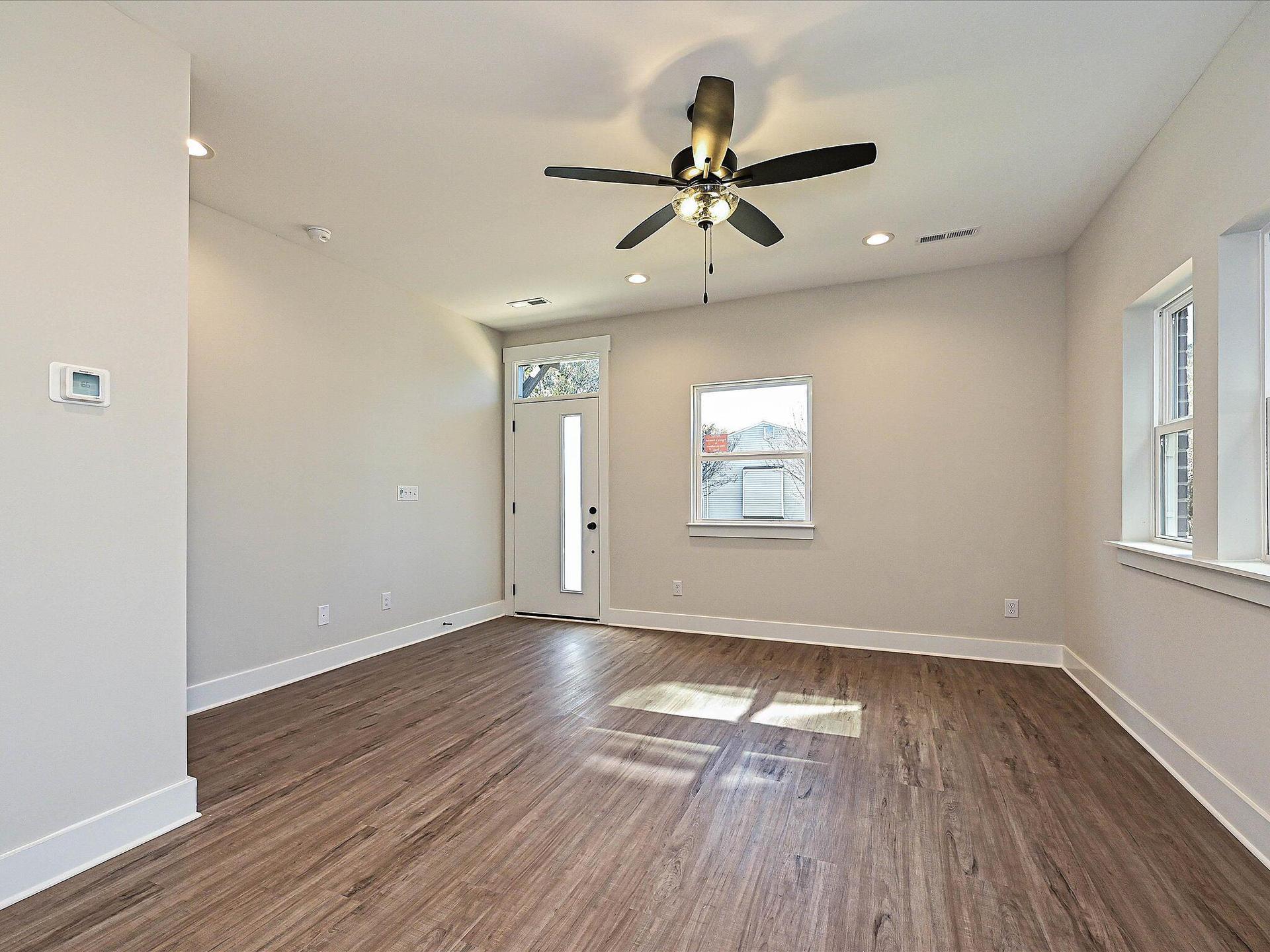 Entry/1st Floor Flex Room w Powder Room