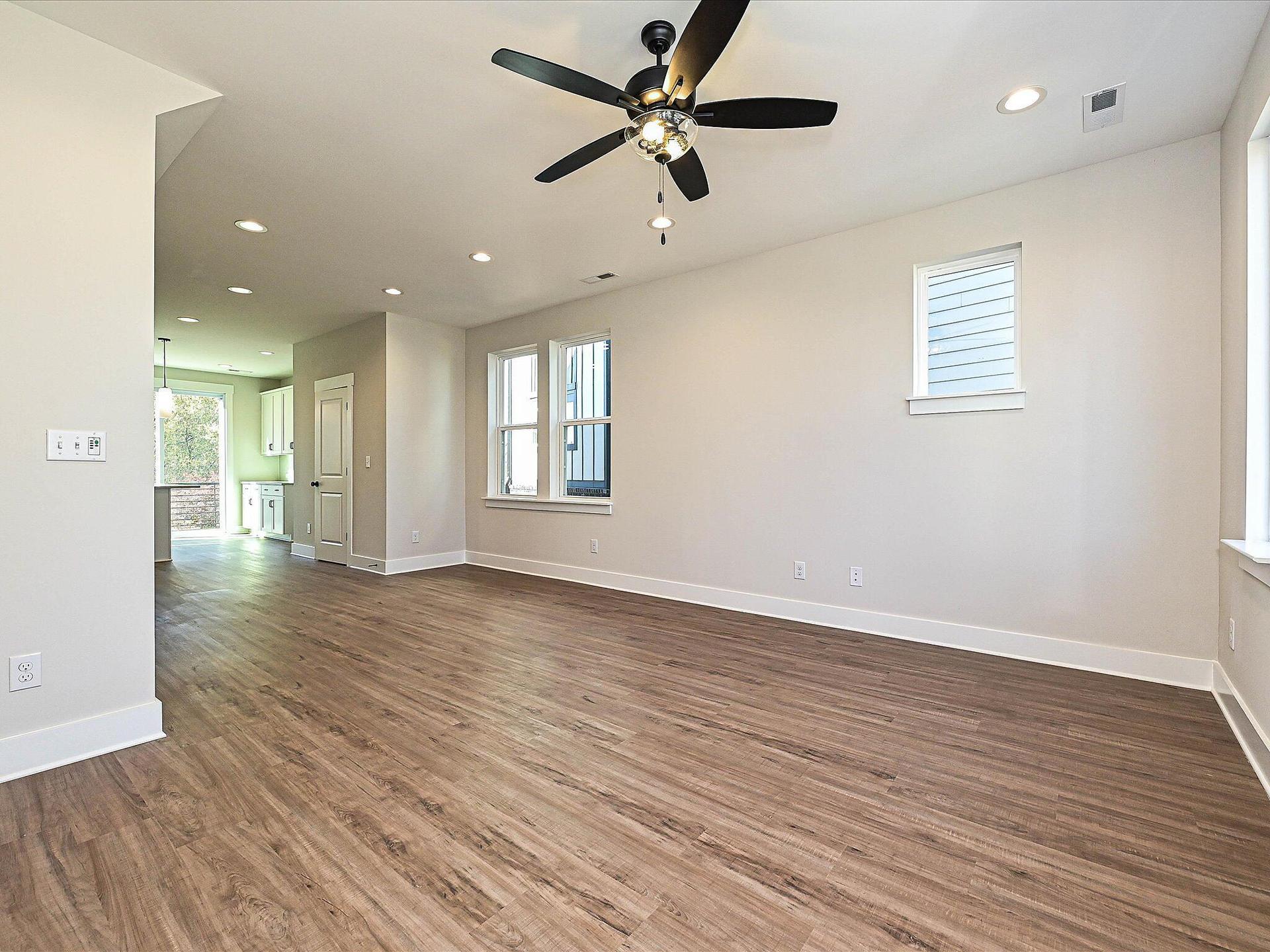 Living Room/Dining