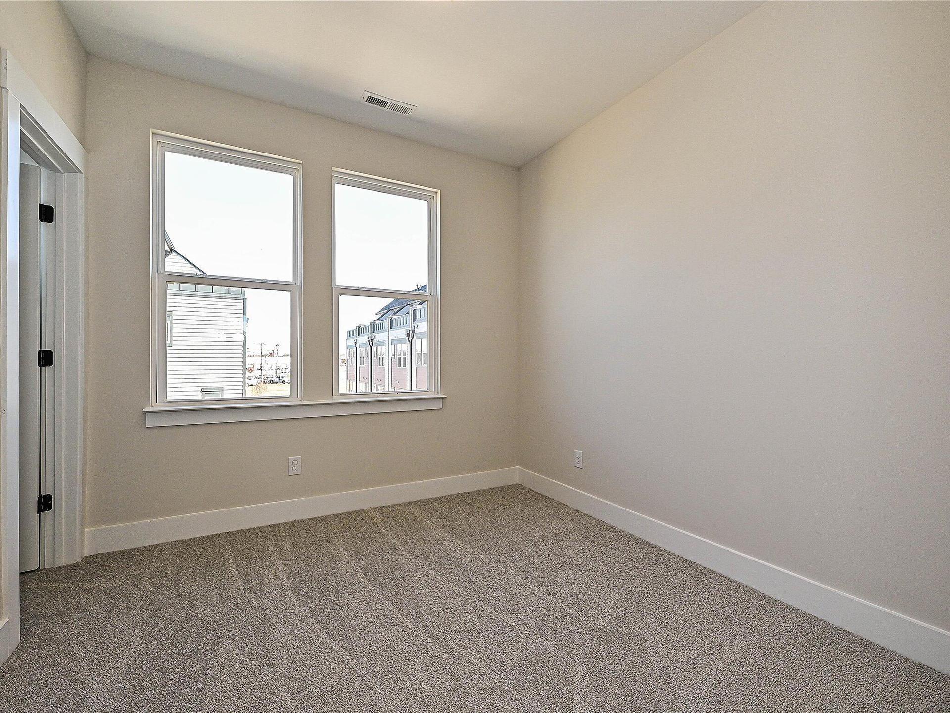 Bedroom 2 (with walk-in closet)