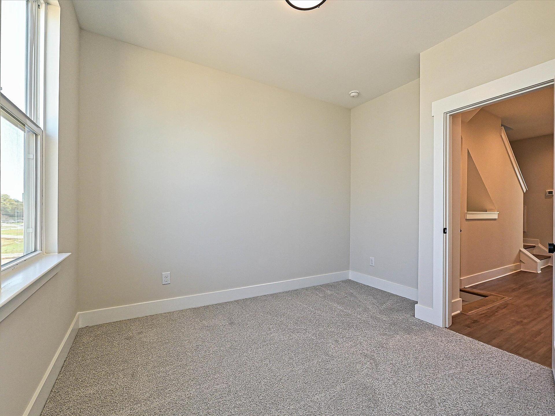 Bedroom 2 (with walk-in closet)