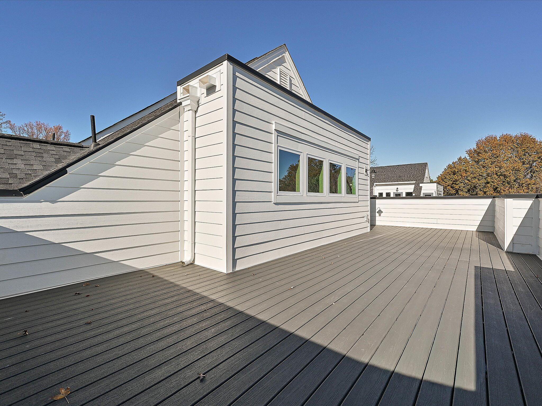 Expansive Rooftop Terrace