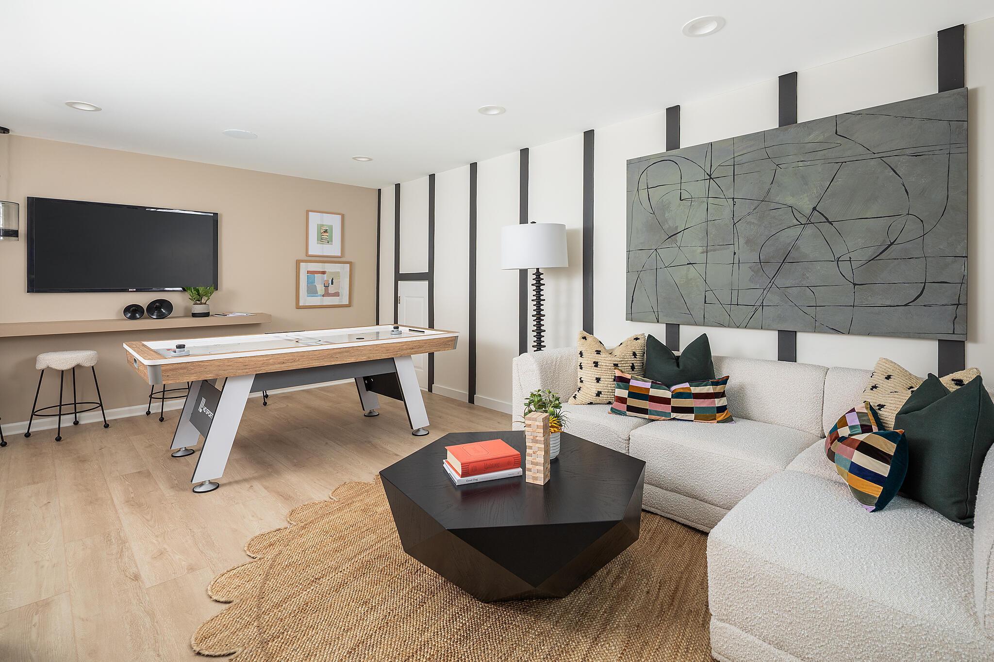 Ellington model at Harris Farms