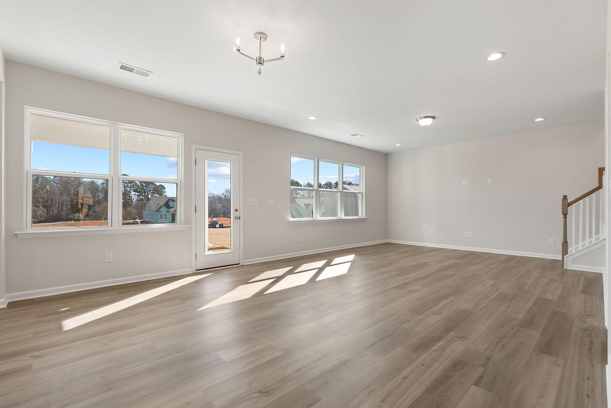 Breakfast & Family Room
