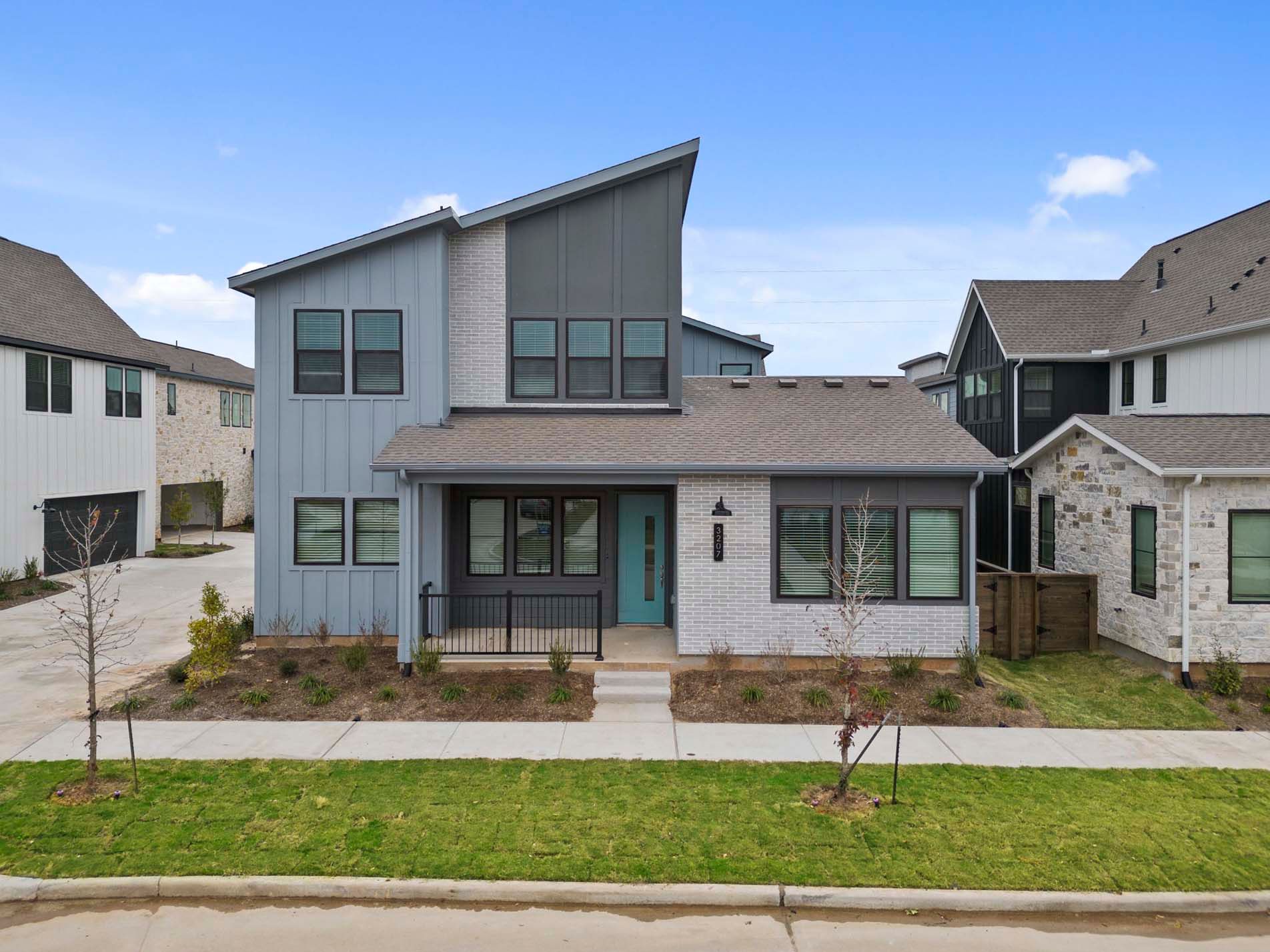 3207 Home Ct (Ember)