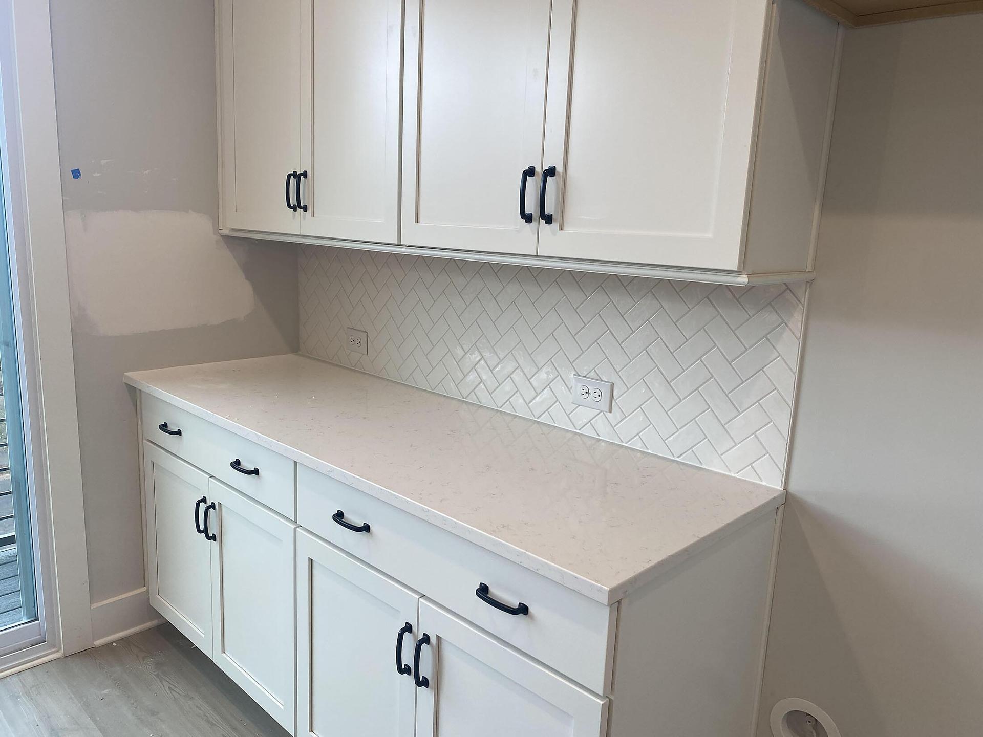 Kitchen Cabinets & Tile Backsplash