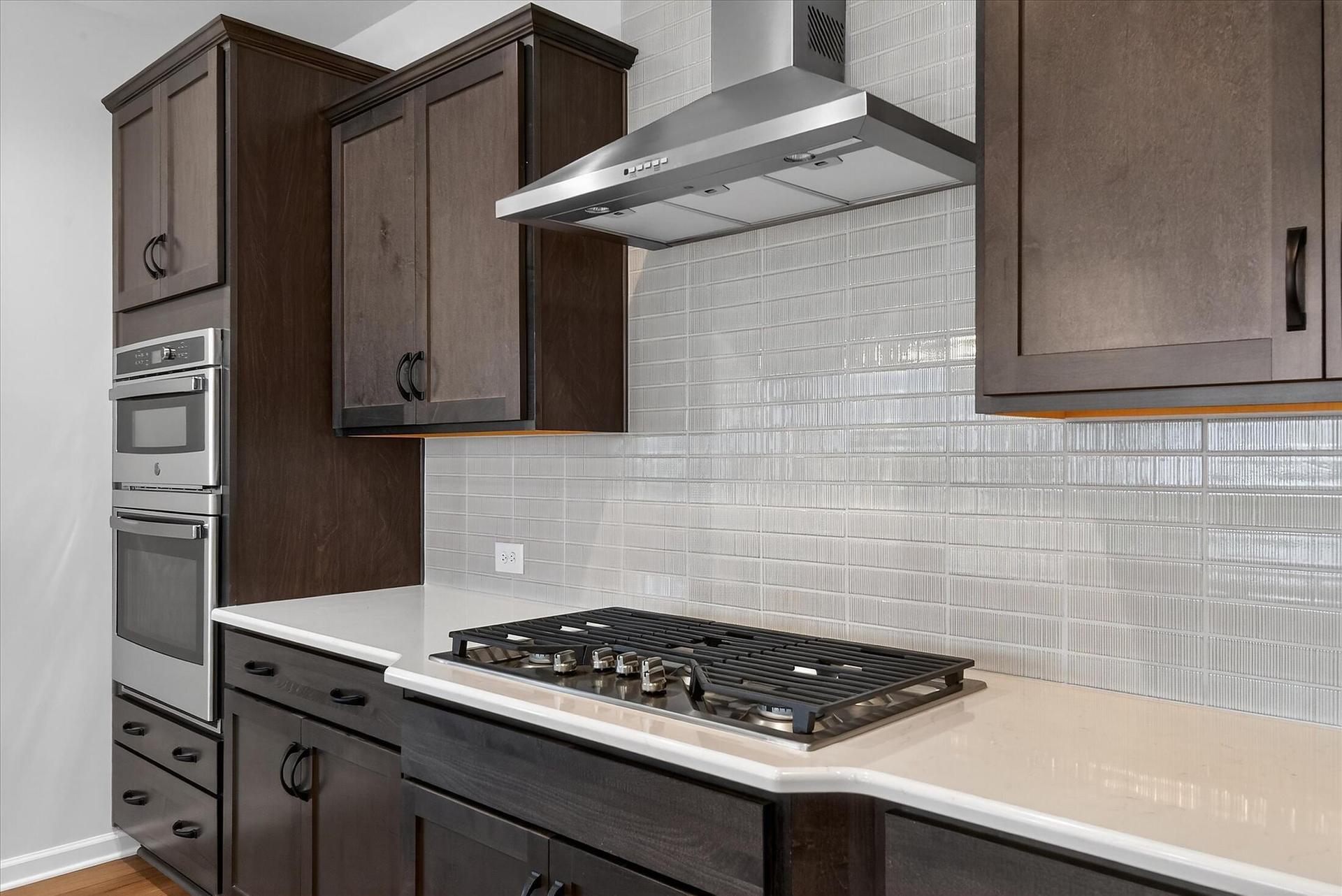 GE Gas Cooktop with Hood