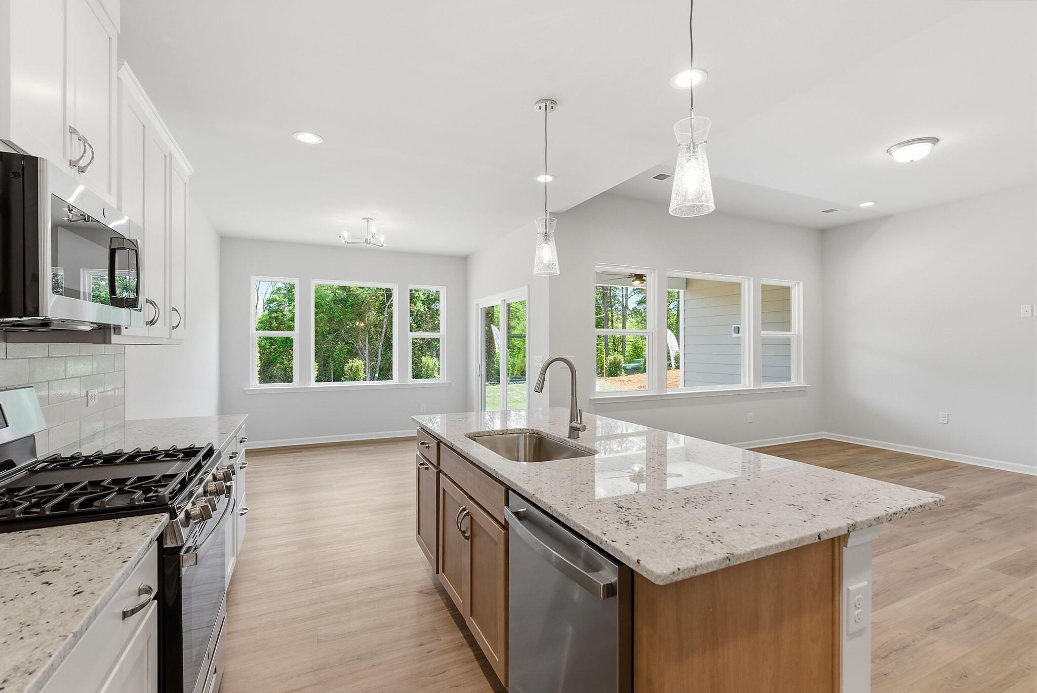 Kitchen, Breakfast area & Kitchen