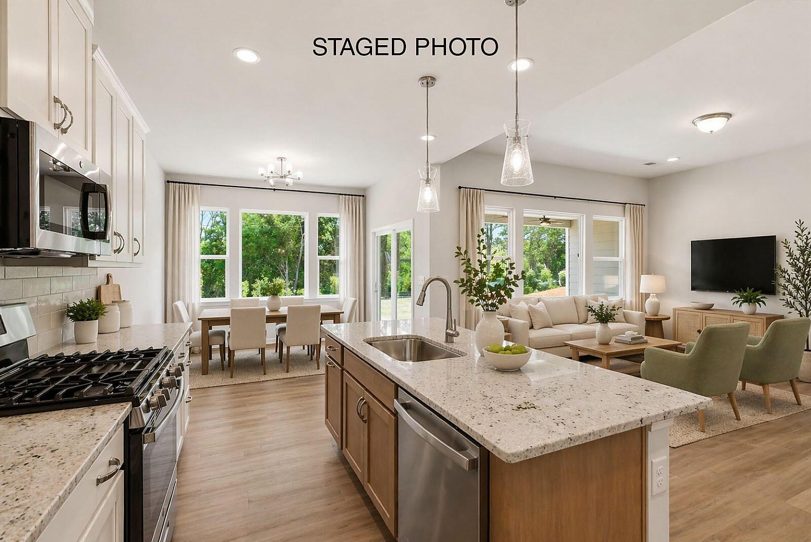 Kitchen, Breakfast & Family - Staged