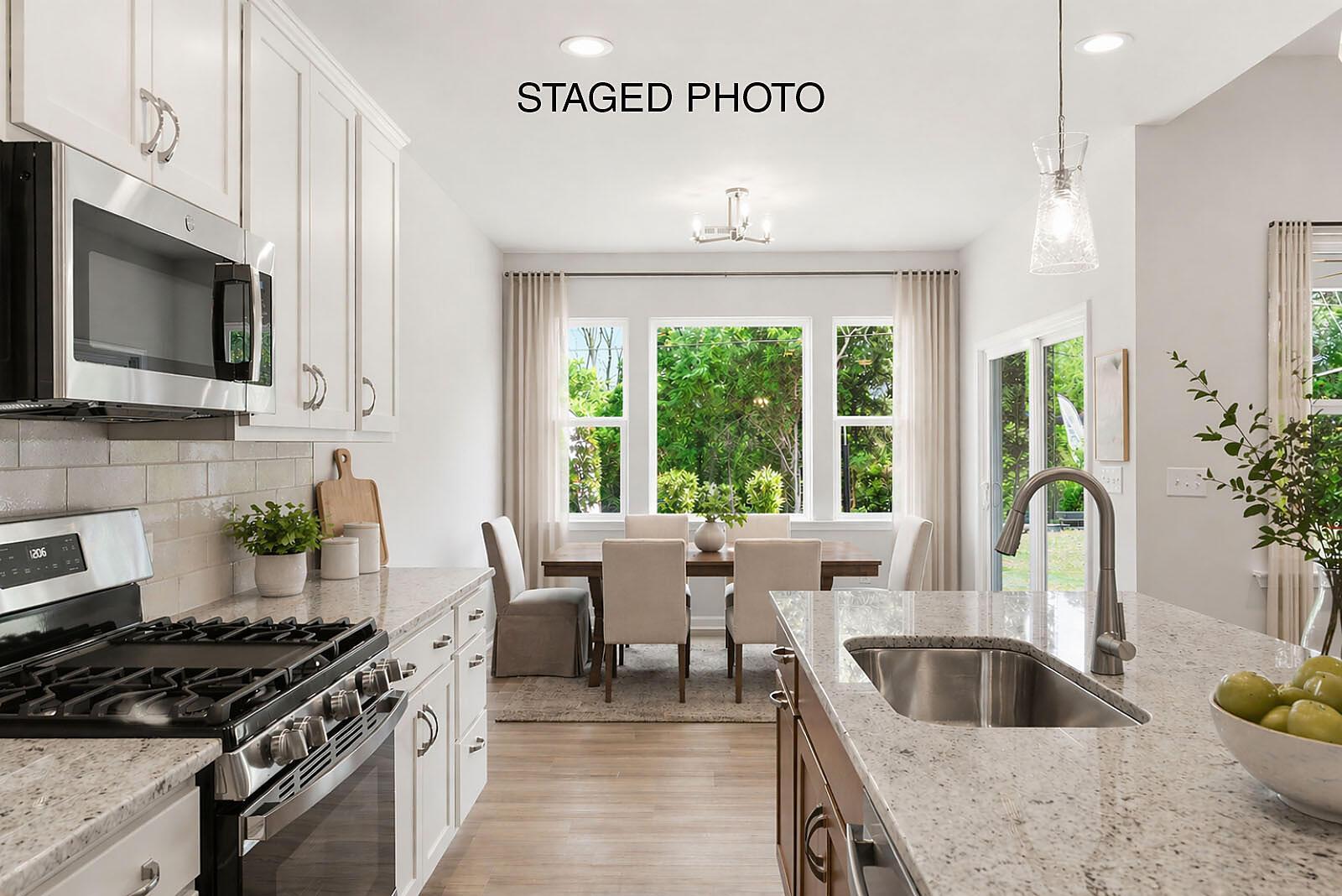 Kitchen & Breakfast - Staged