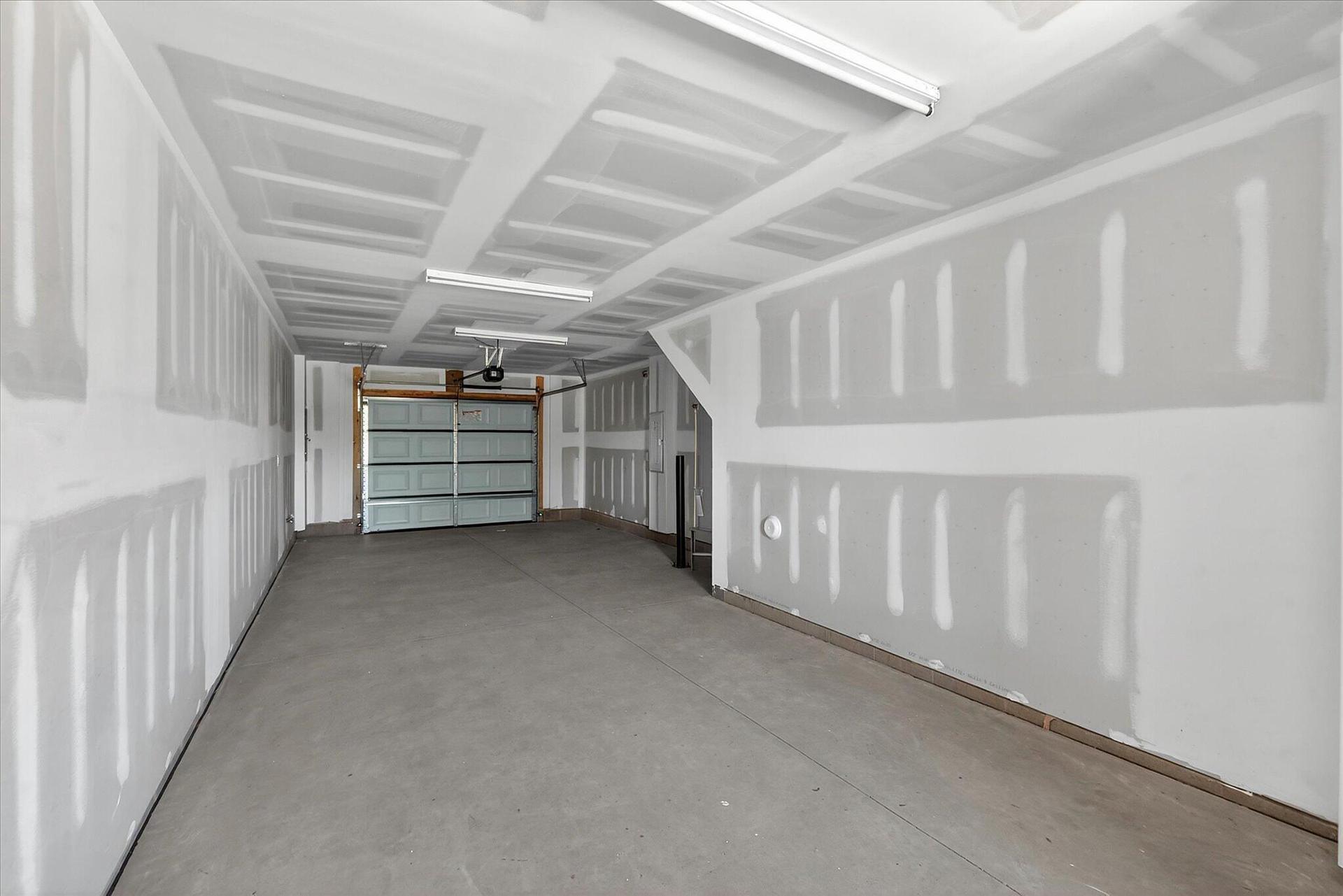 2-Car Tandem Garage