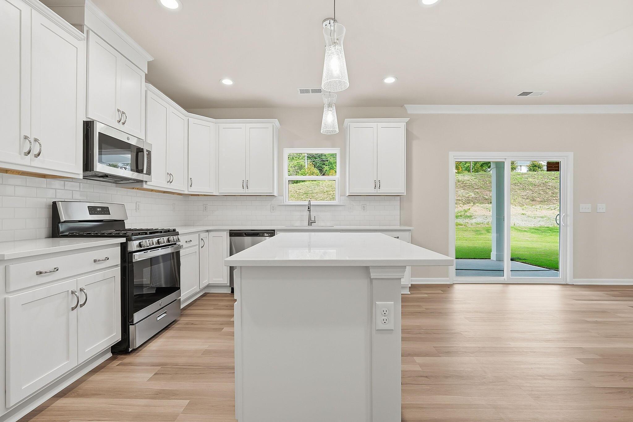 Kitchen & Dining Room