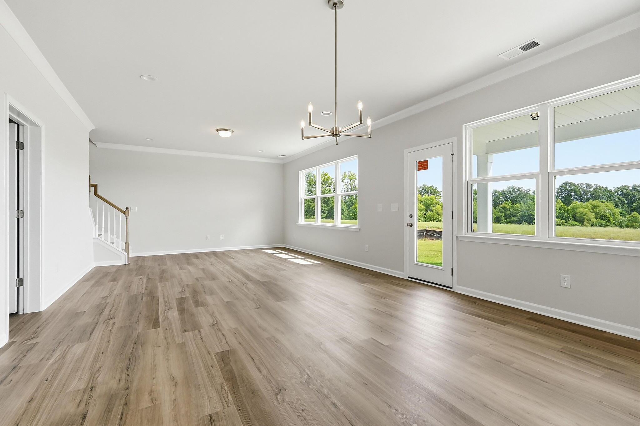 Breakfast area & Family Room