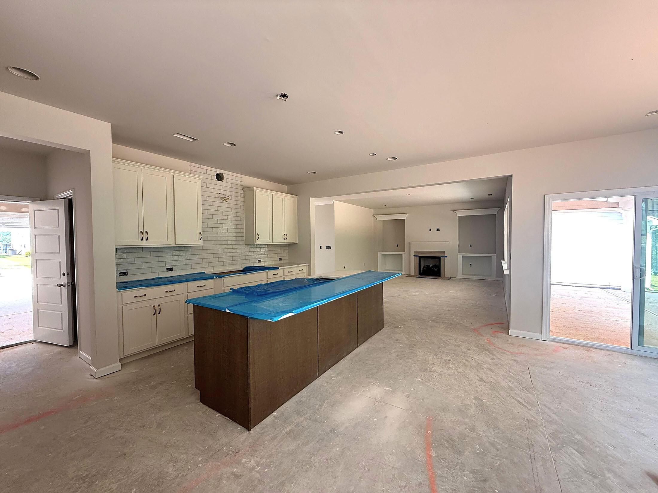 Kitchen, Breakfast & Family Room