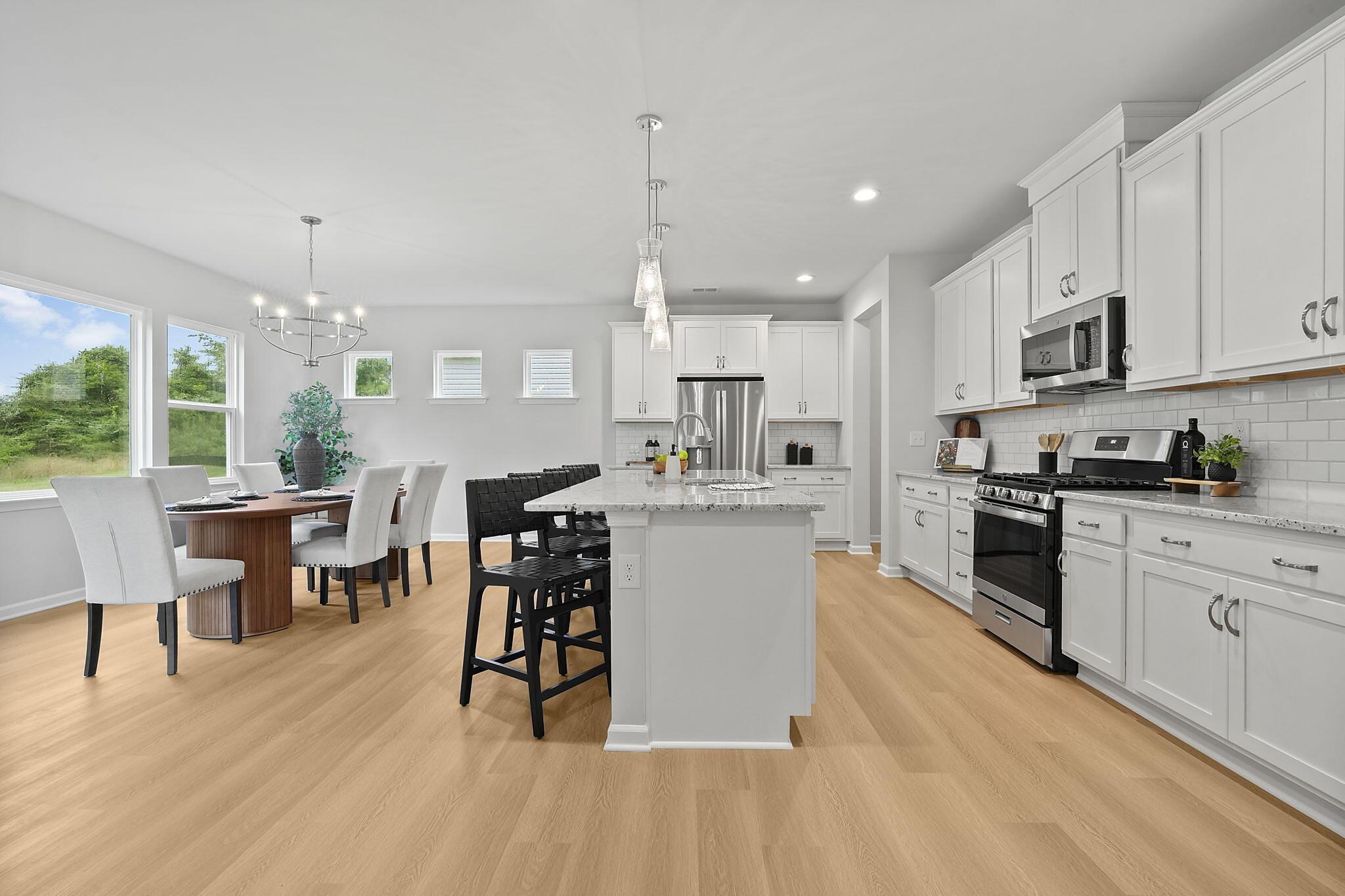Kitchen & Breakfast