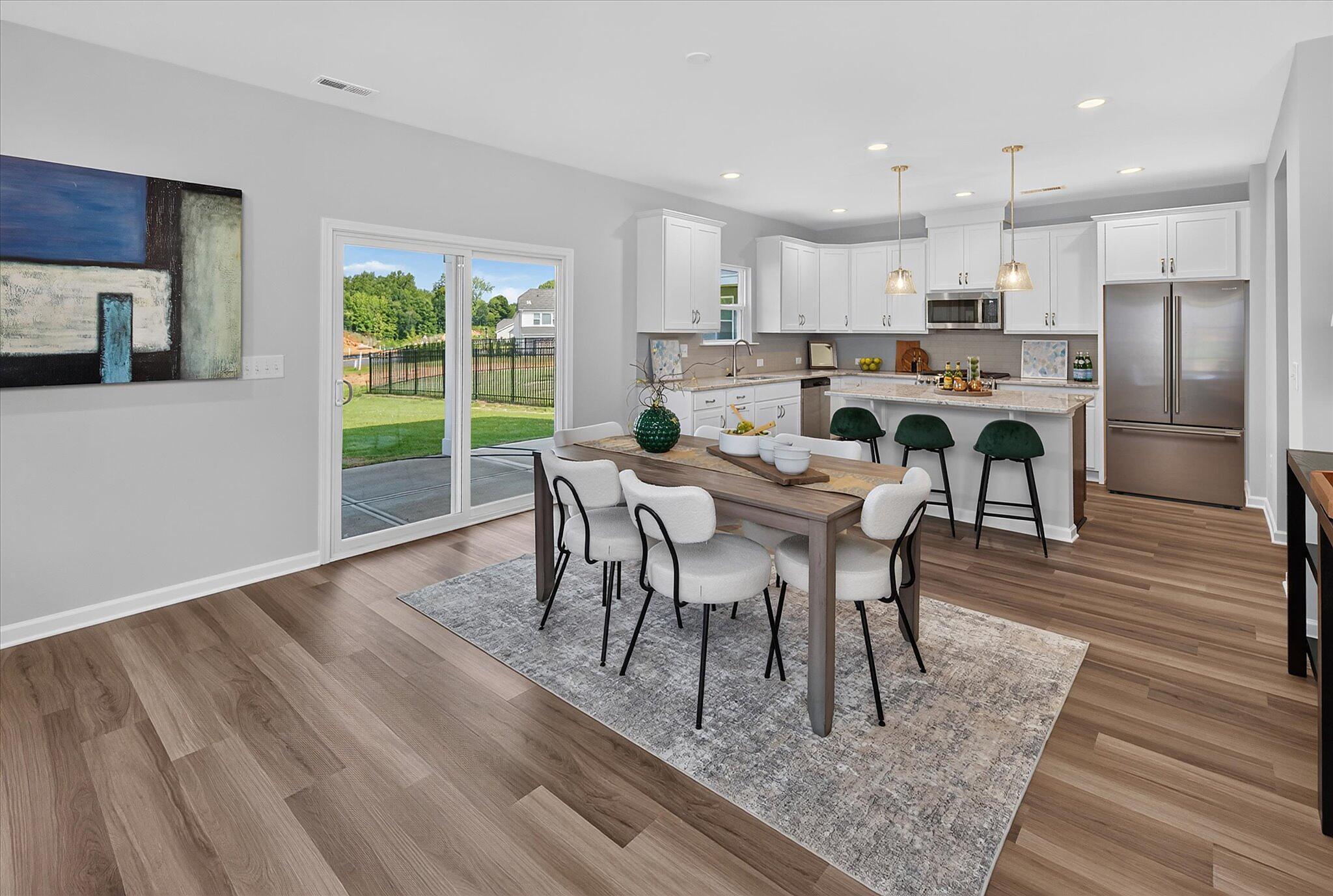 Dining & Kitchen