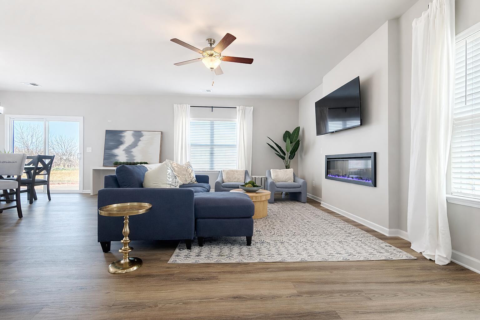 casa en Kings View por Empire Homes