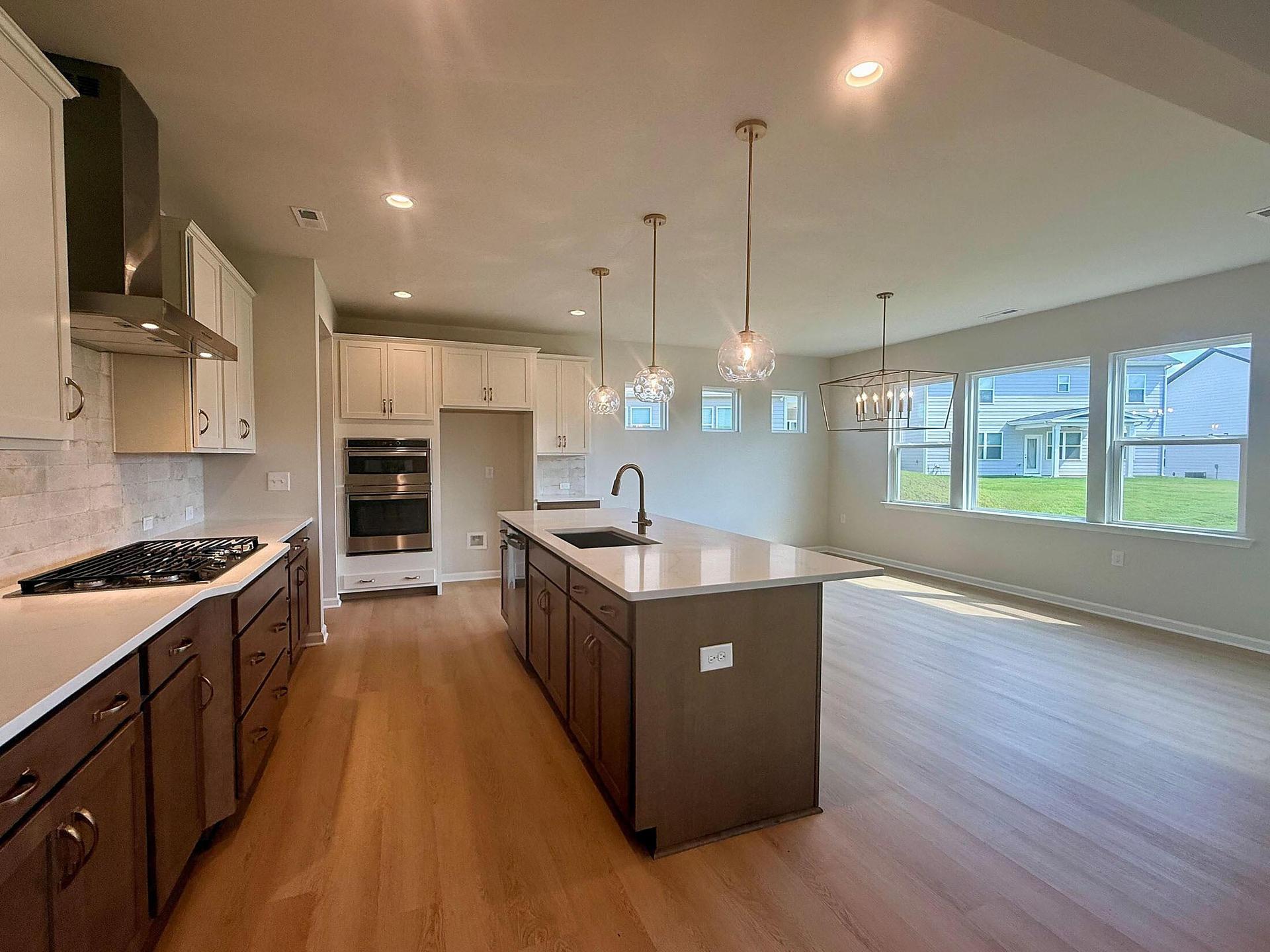 Kitchen & Breakfast