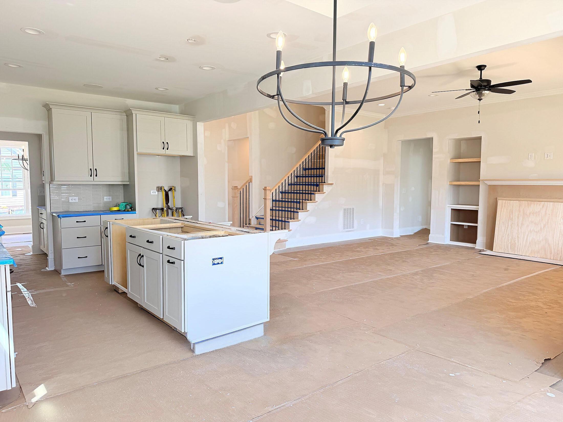 Kitchen, Breakfast & Family Room