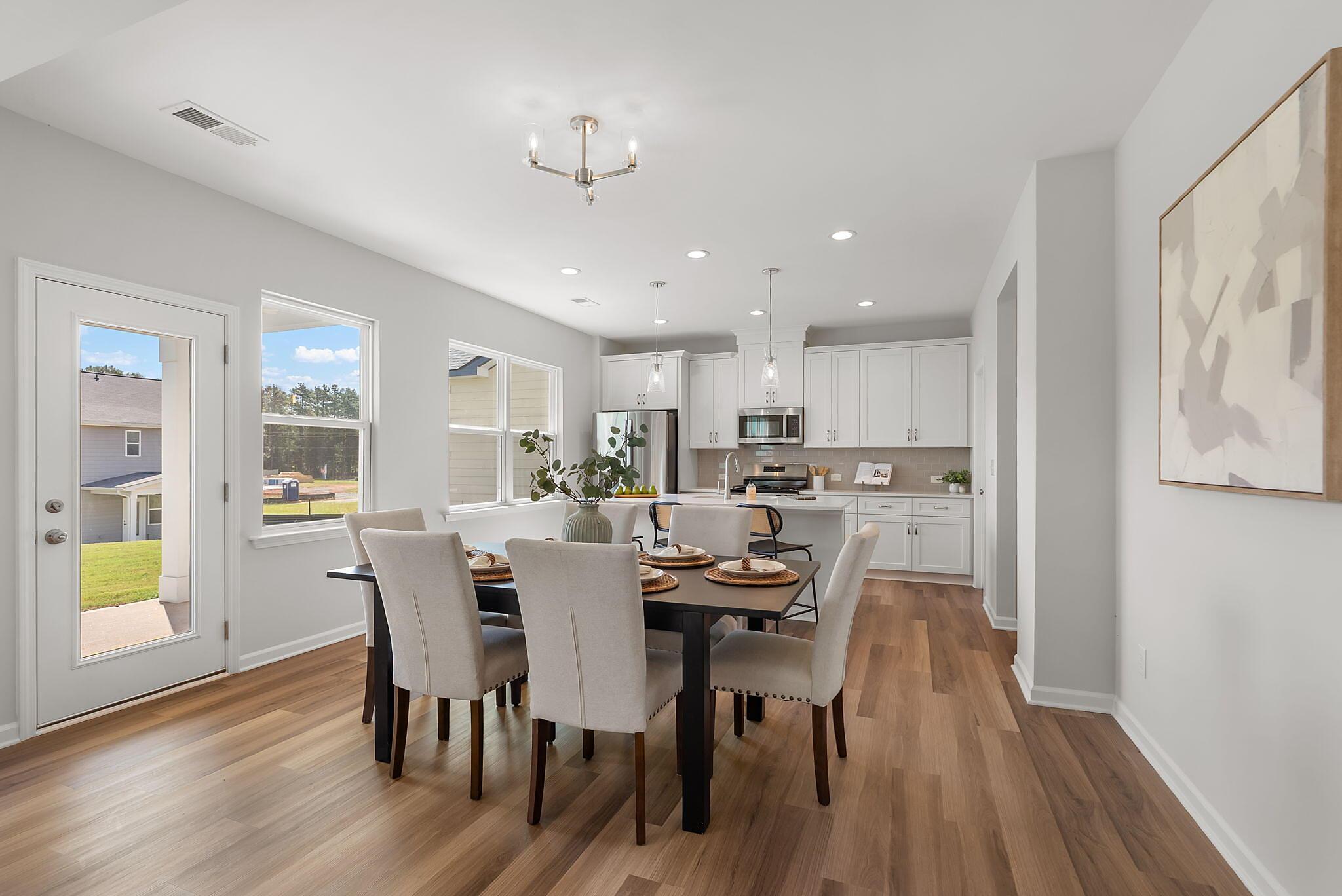 Dining & Kitchen