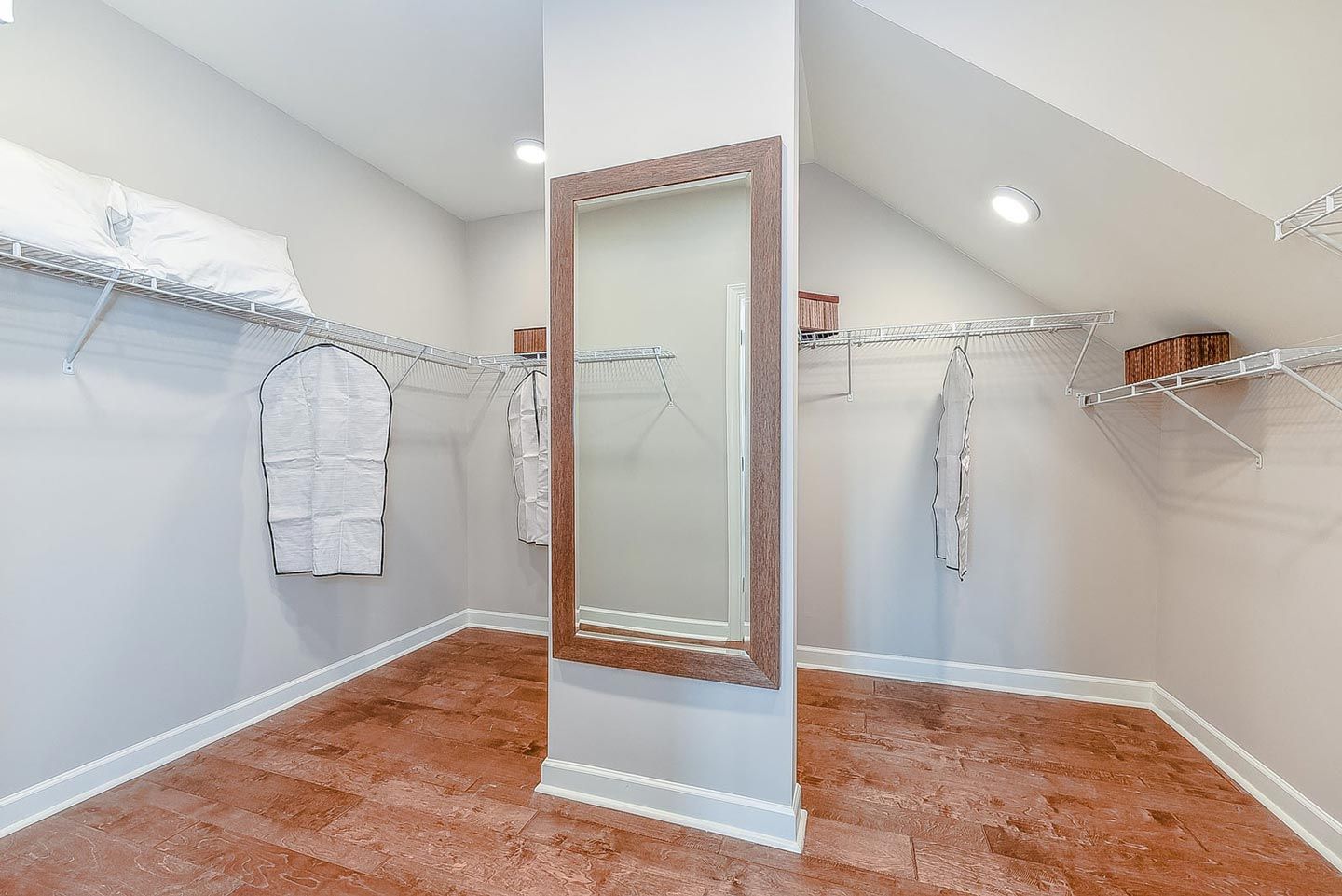 Premier Walk-in Closet