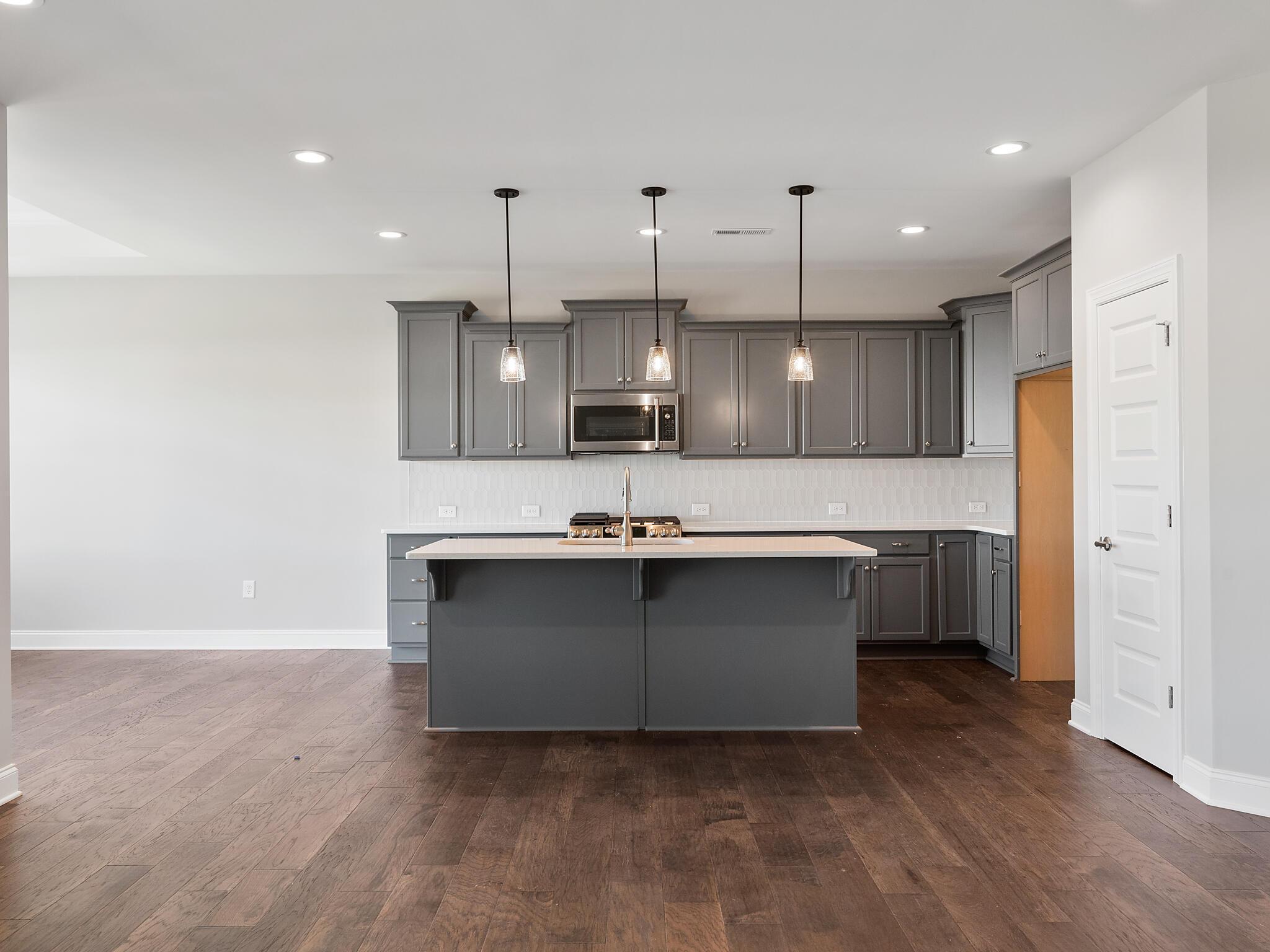 Kitchen & Breakfast