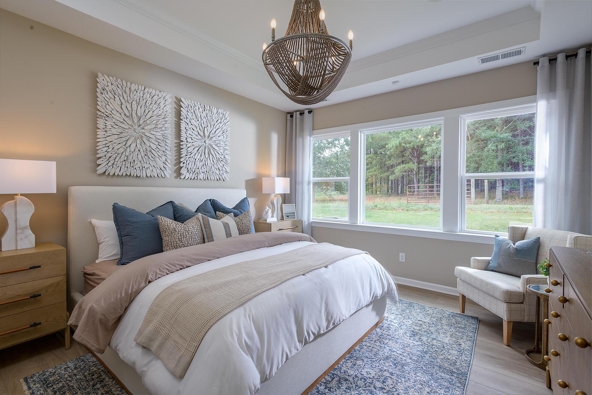 Premier Suite w Tray Ceiling option