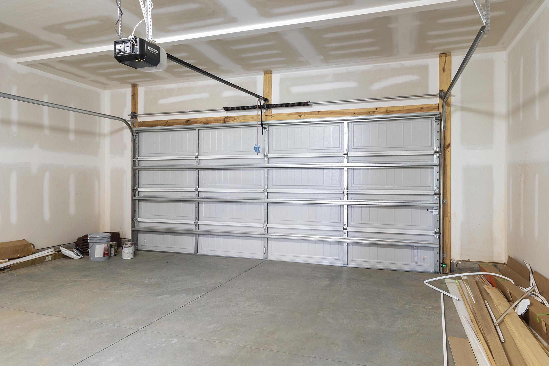 2-Car Garage