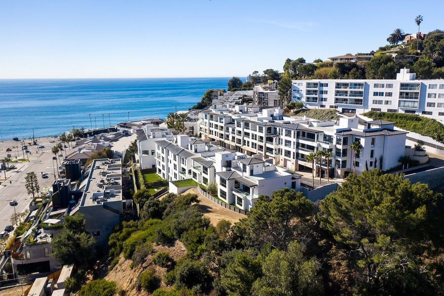 Residence 102. Pacific Palisades, CA 90272